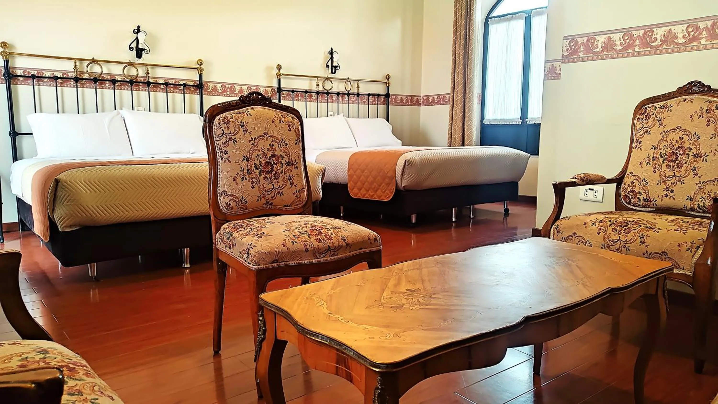 Photo of the whole room, Bed in Hostal Colonial Potosi