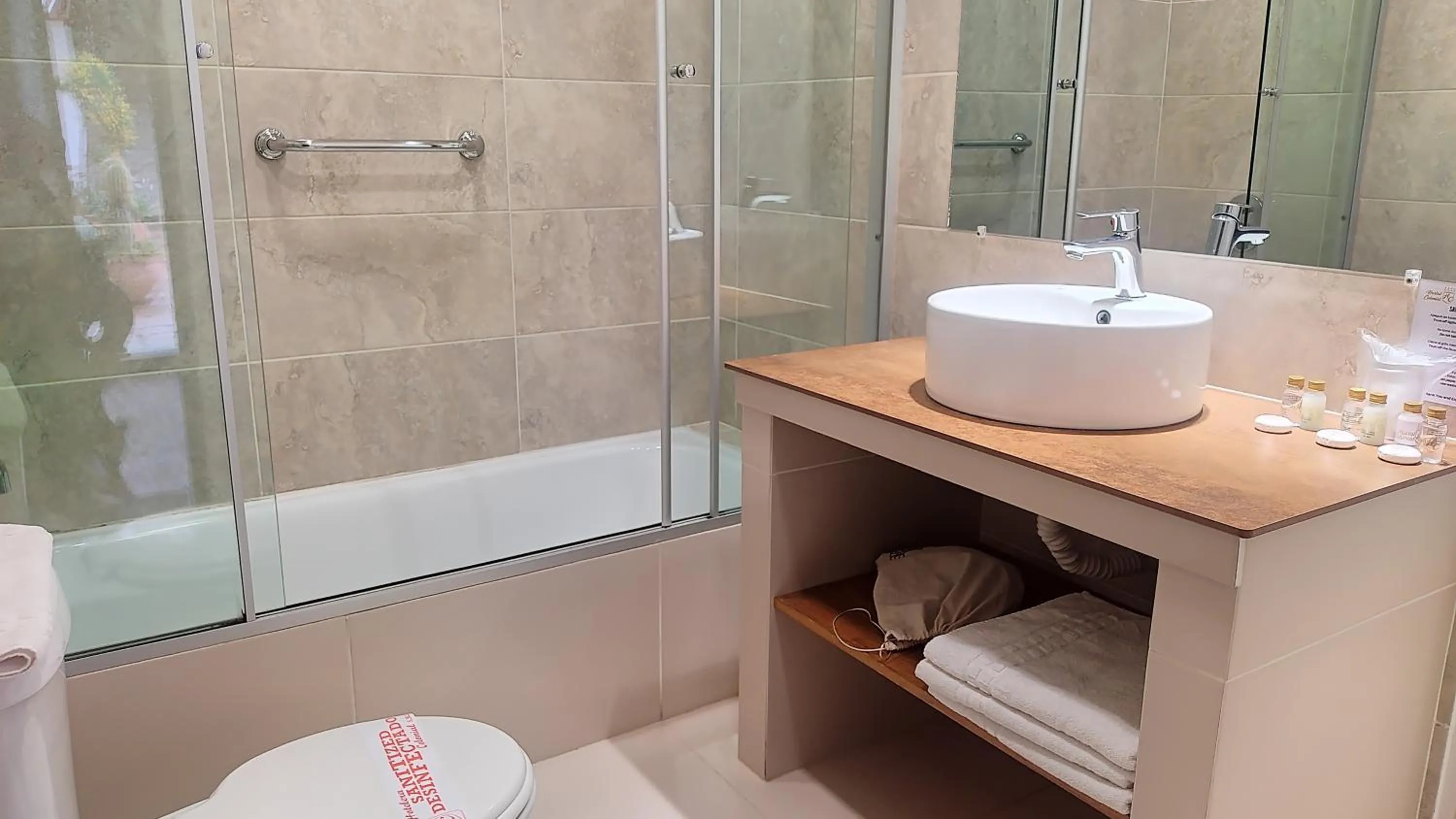 Bathroom in Hostal Colonial Potosi