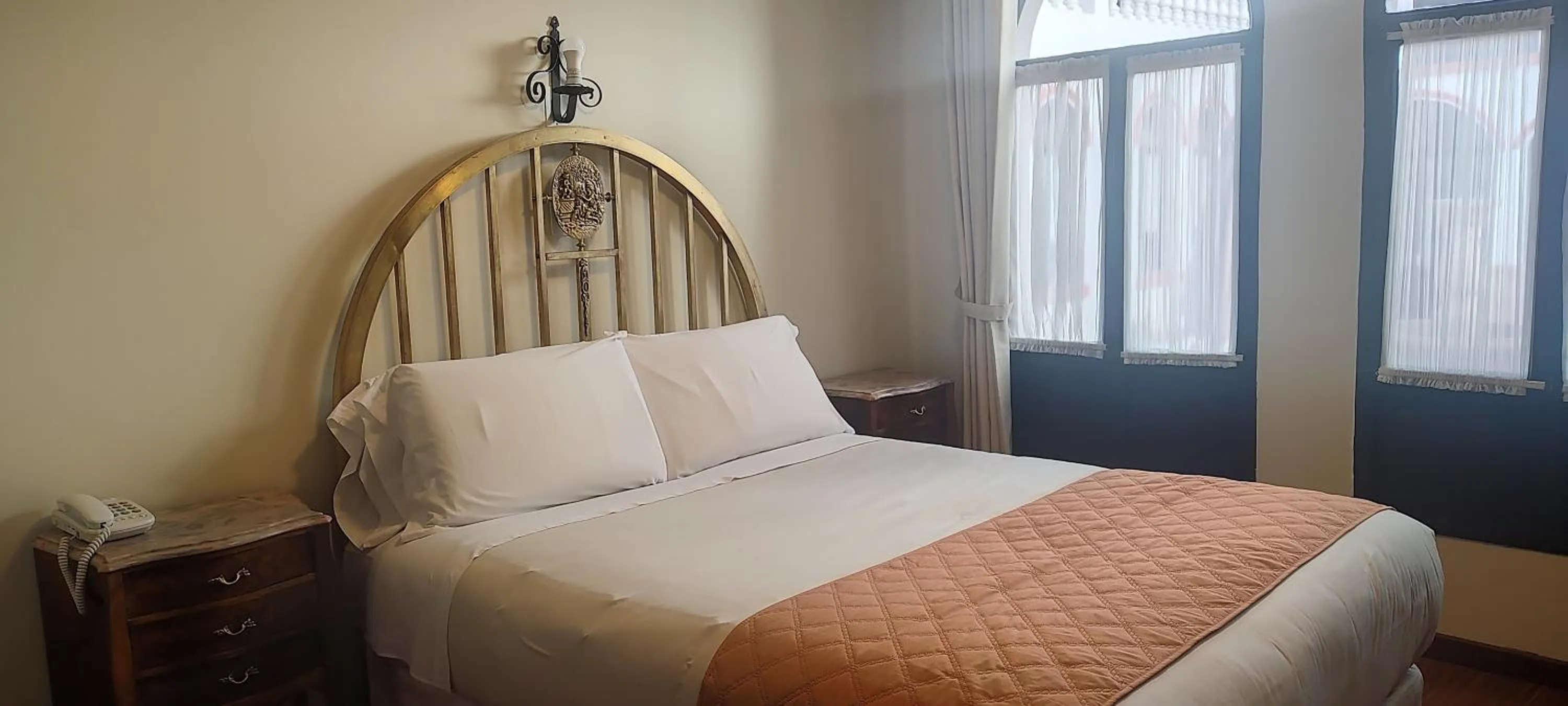 Bed in Hostal Colonial Potosi