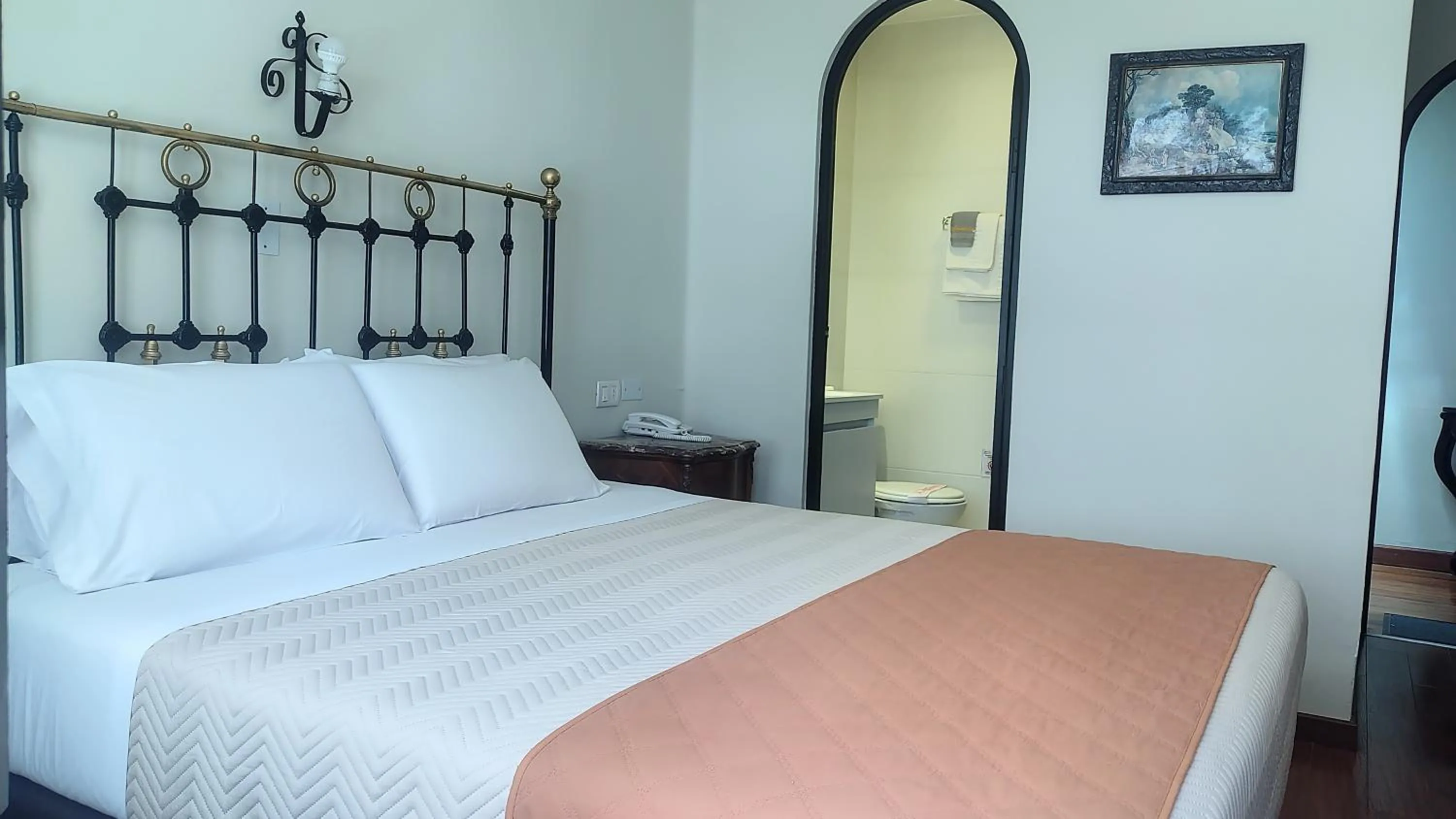 Bed in Hostal Colonial Potosi