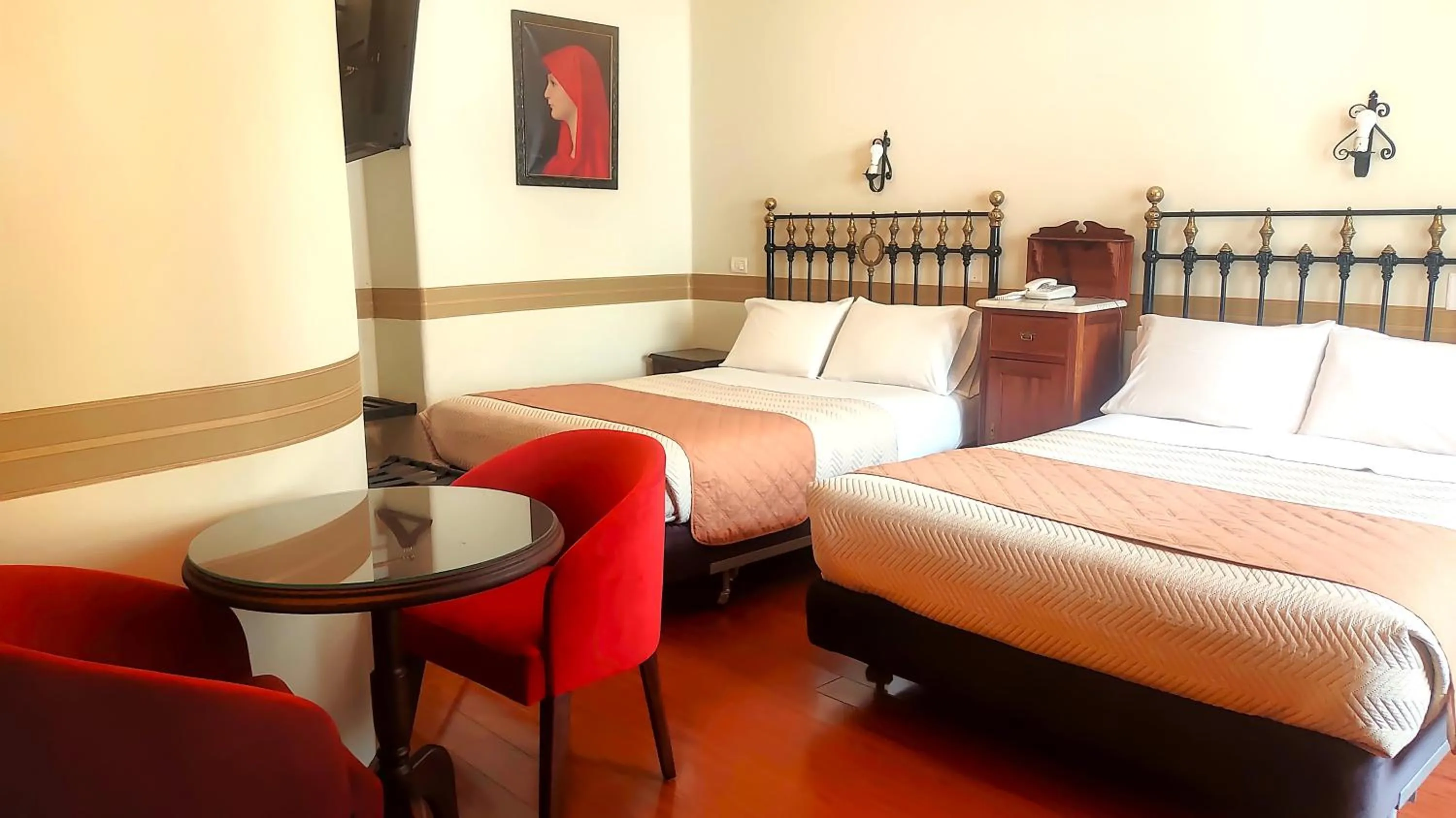 Photo of the whole room, Bed in Hostal Colonial Potosi