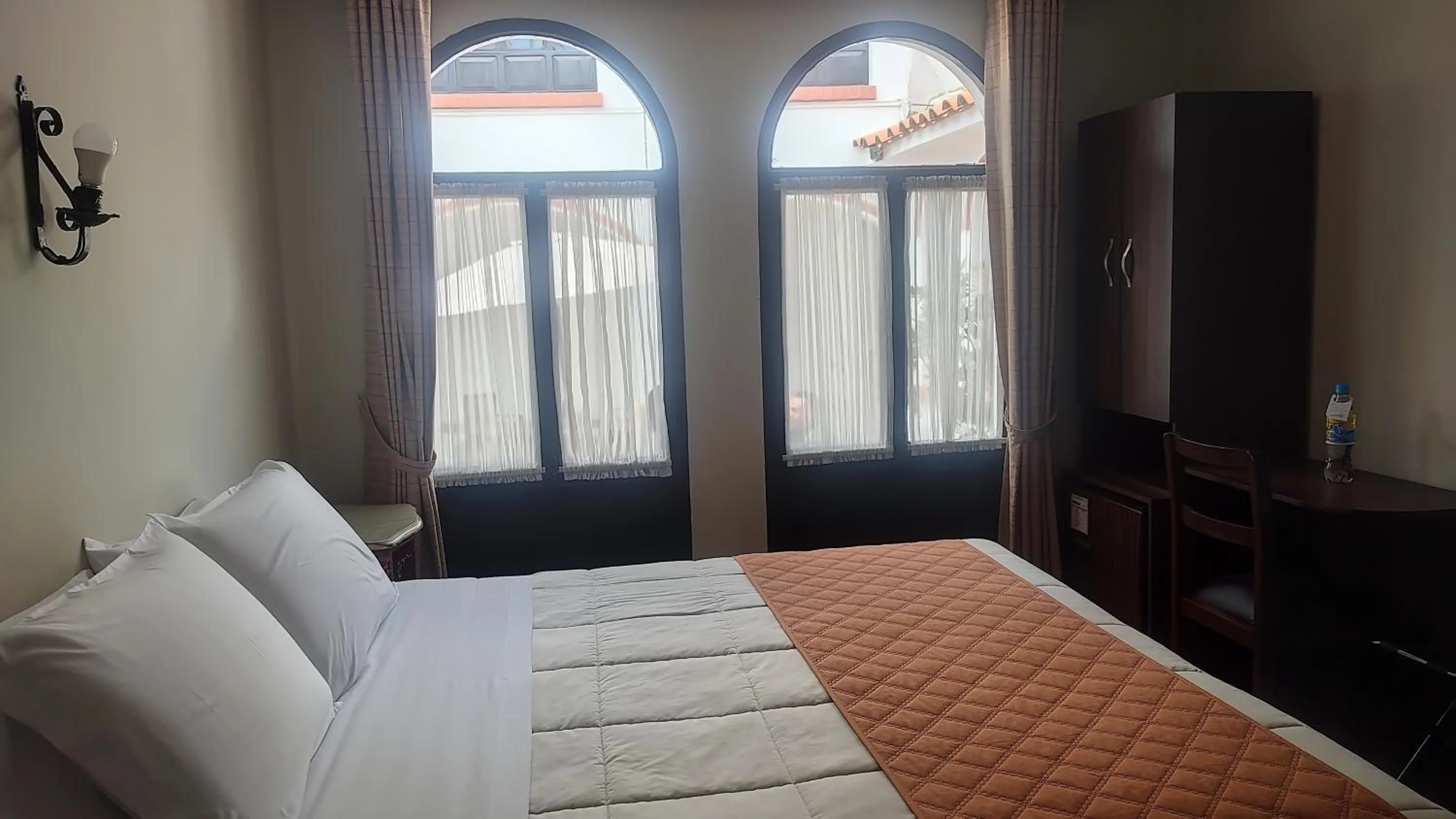 Bed in Hostal Colonial Potosi