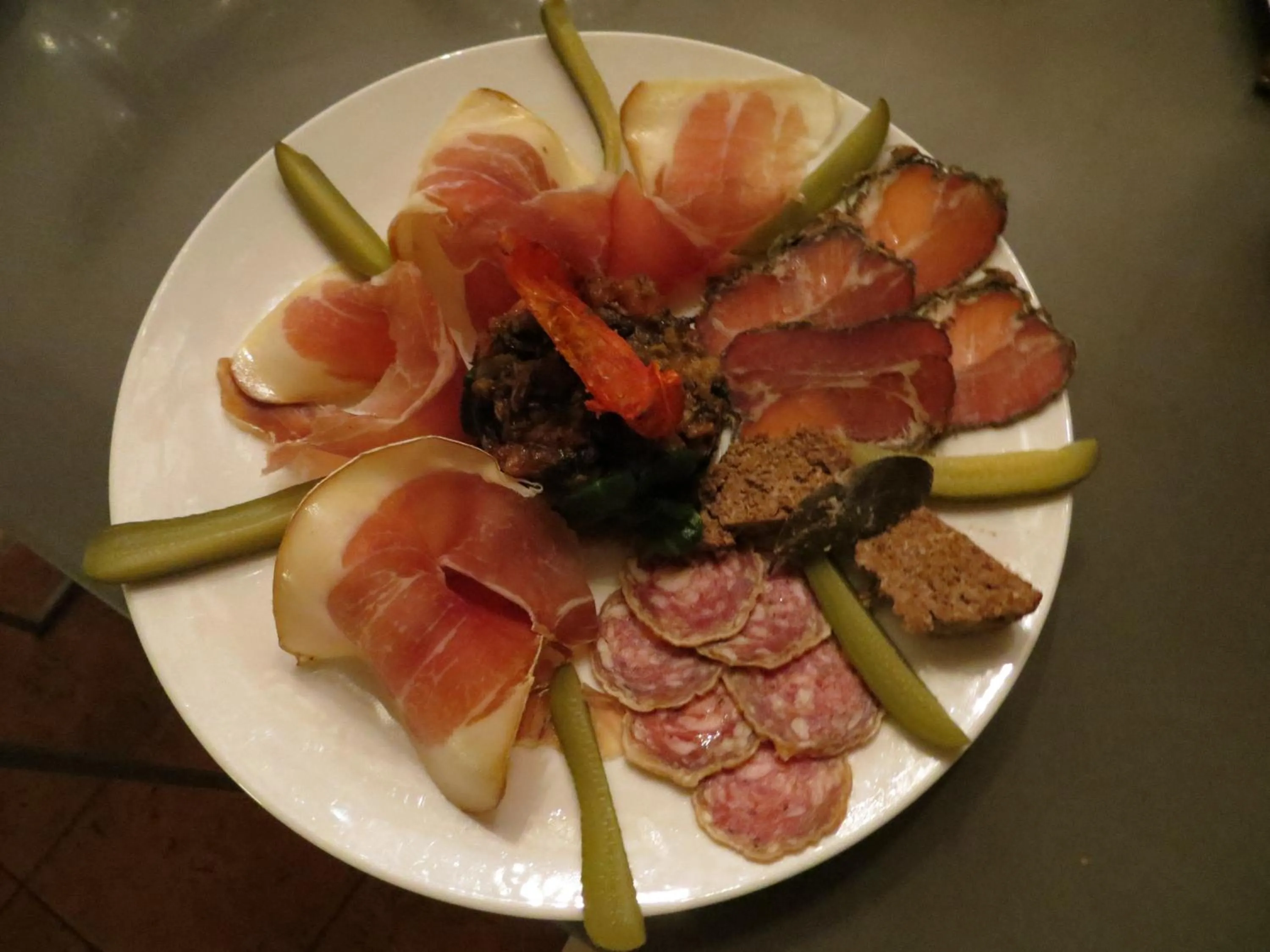 Restaurant/places to eat in Casa Di Lucia Mi-Hotel