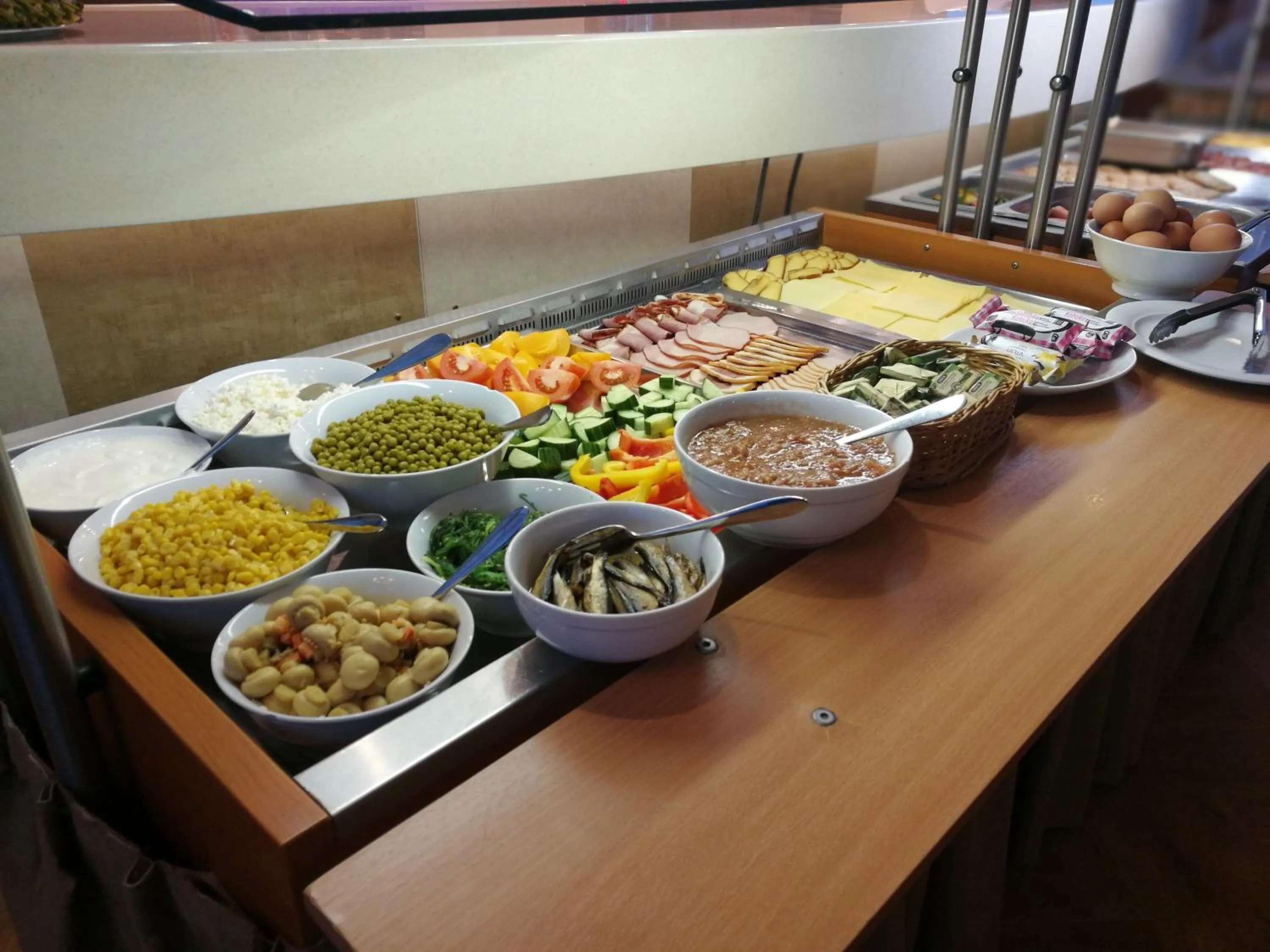 Restaurant/places to eat in Park Hotel Latgola