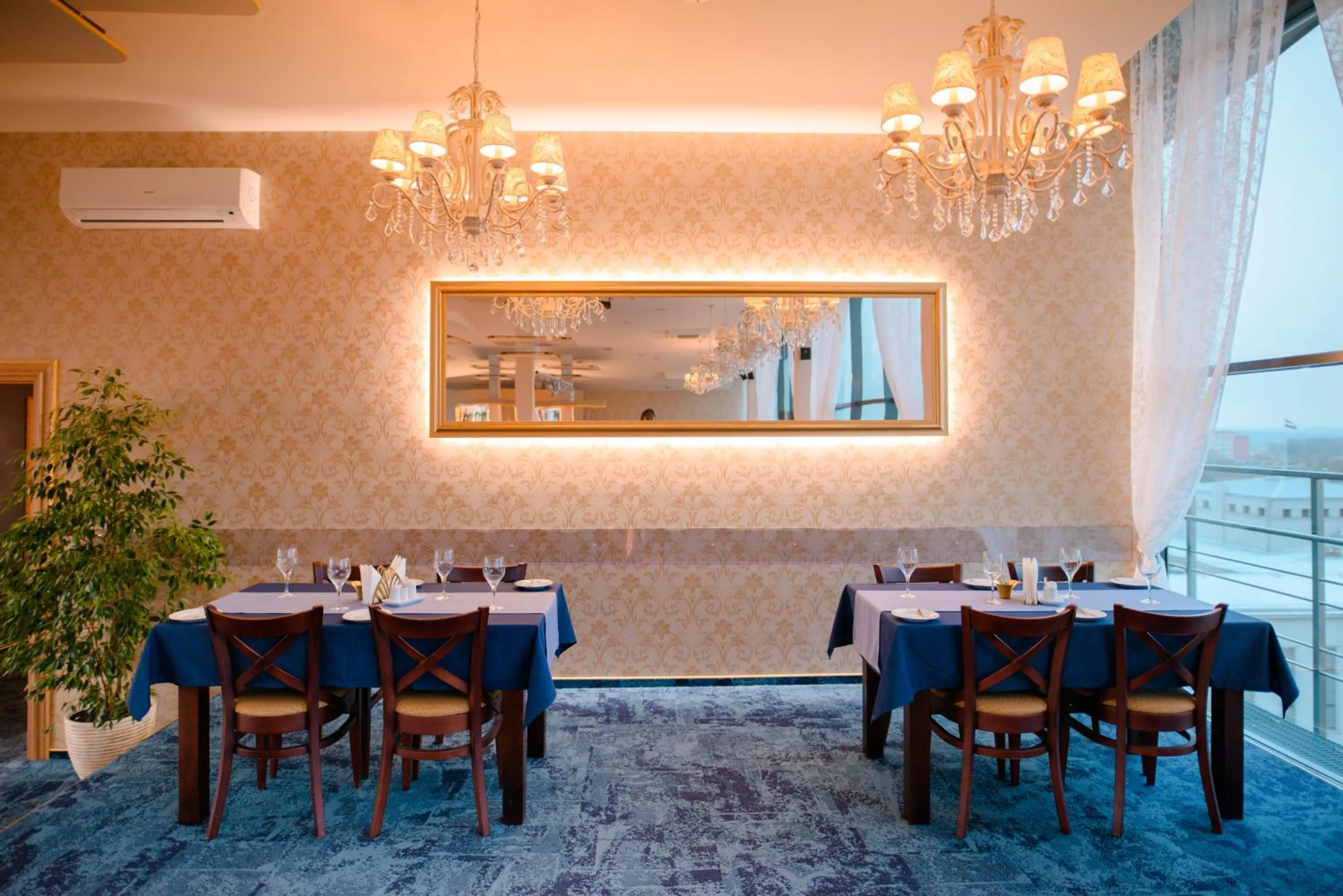 Restaurant/places to eat in Park Hotel Latgola