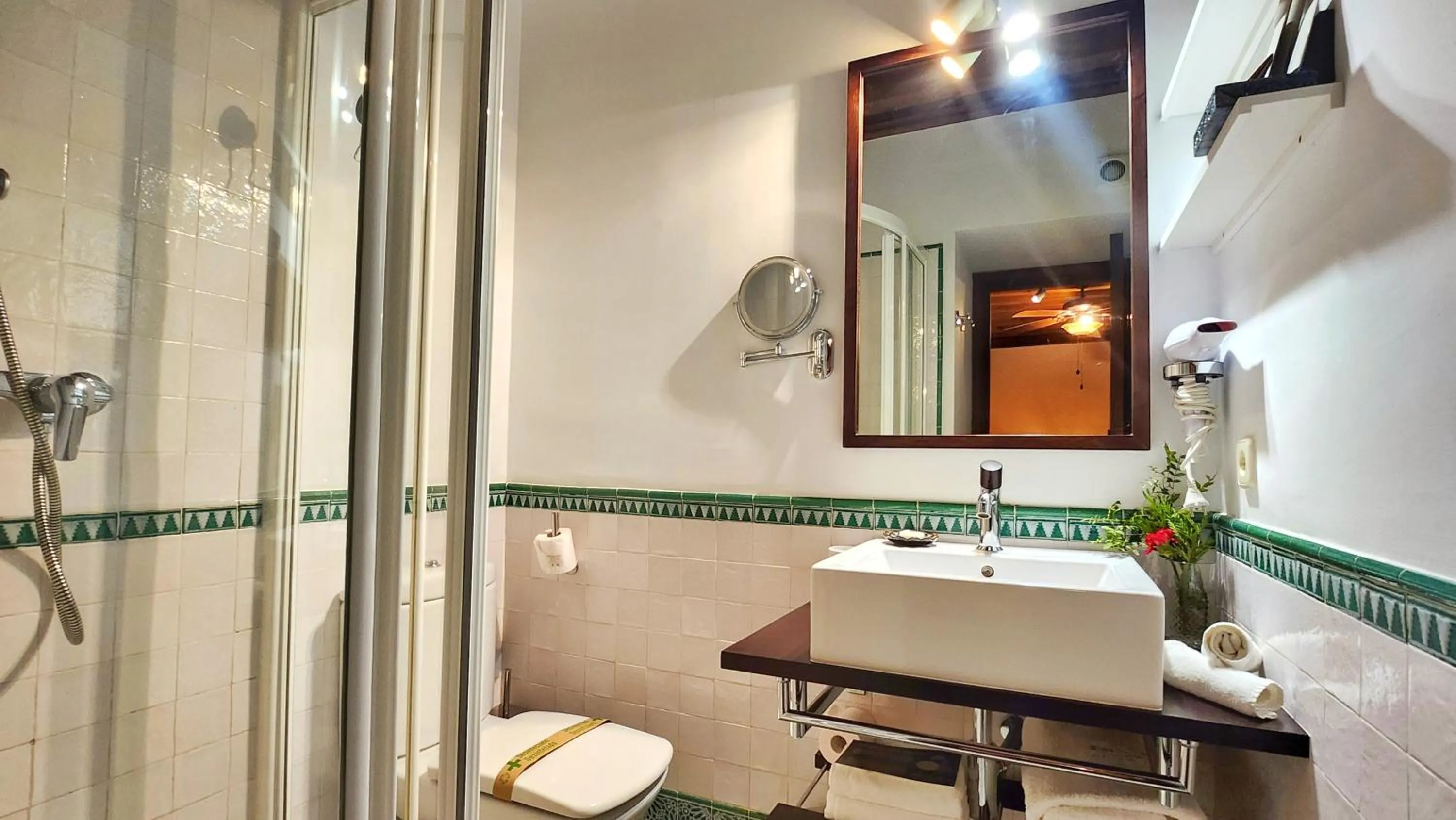 Shower in Entre Dos Aguas Hotel Boutique