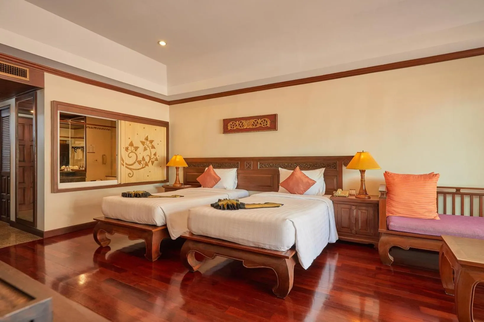 Bed in Avalon Beach Resort