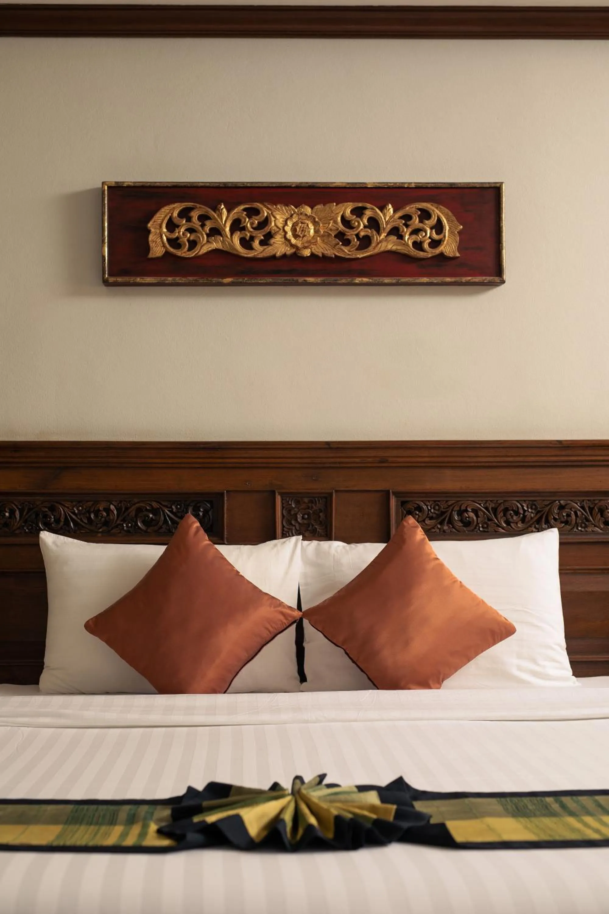 Bed in Avalon Beach Resort