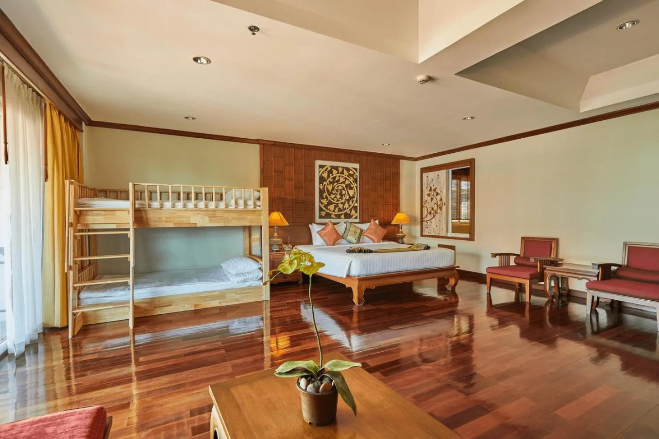 Bed in Avalon Beach Resort