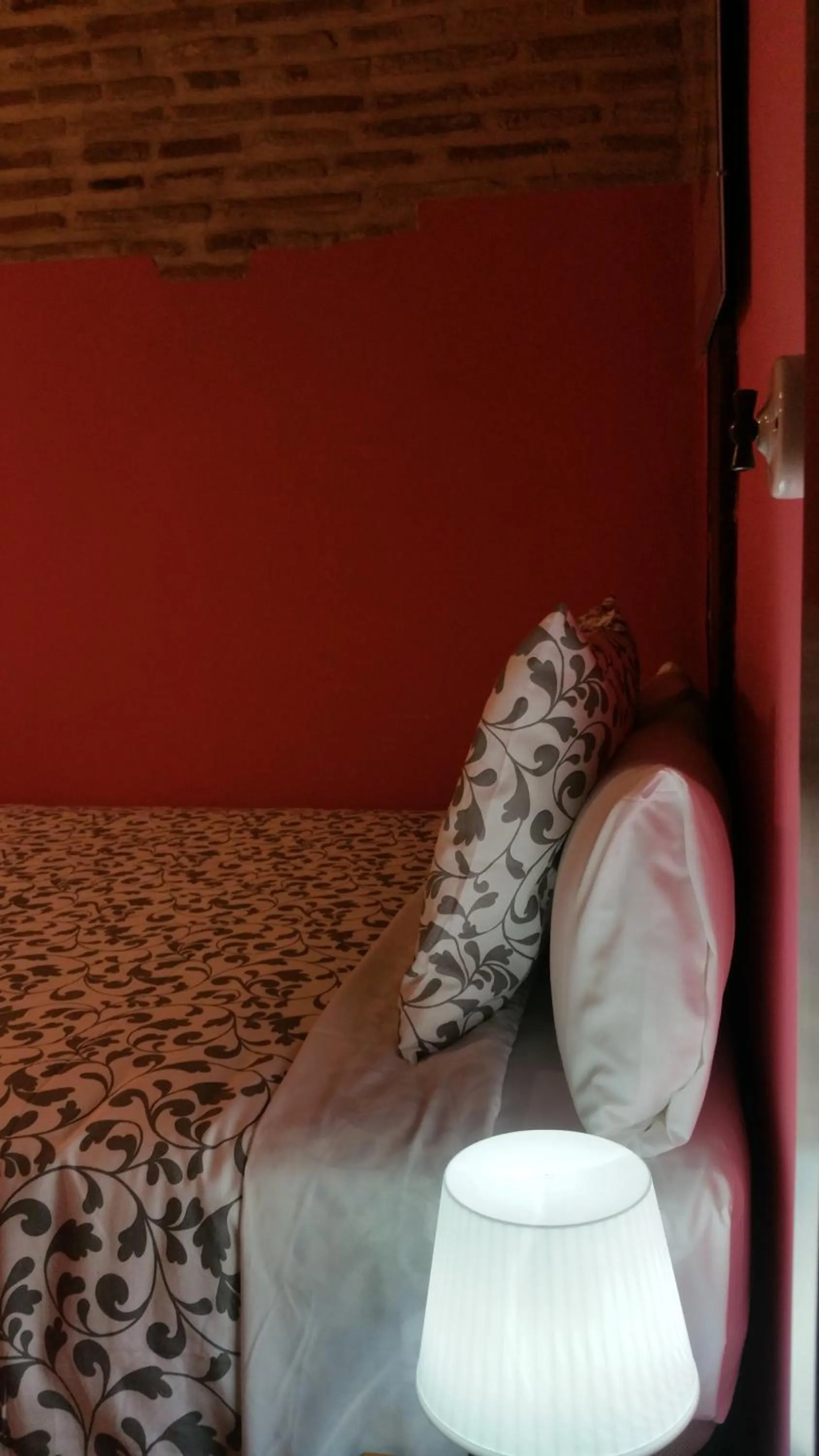 Bed in Toledo Flat, City Centre