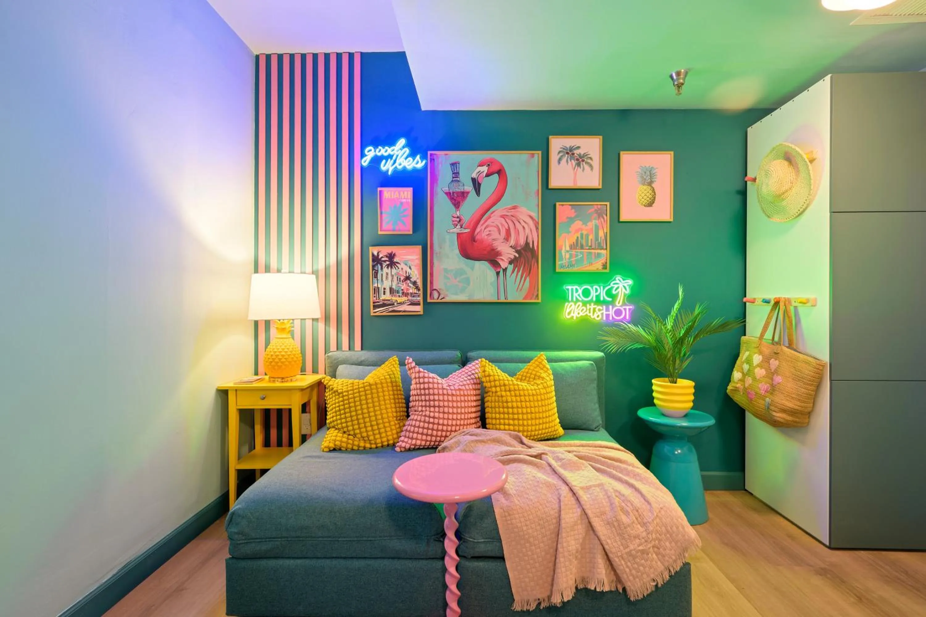 Living room, Bed in Barbizon on Ocean Drive Apartments