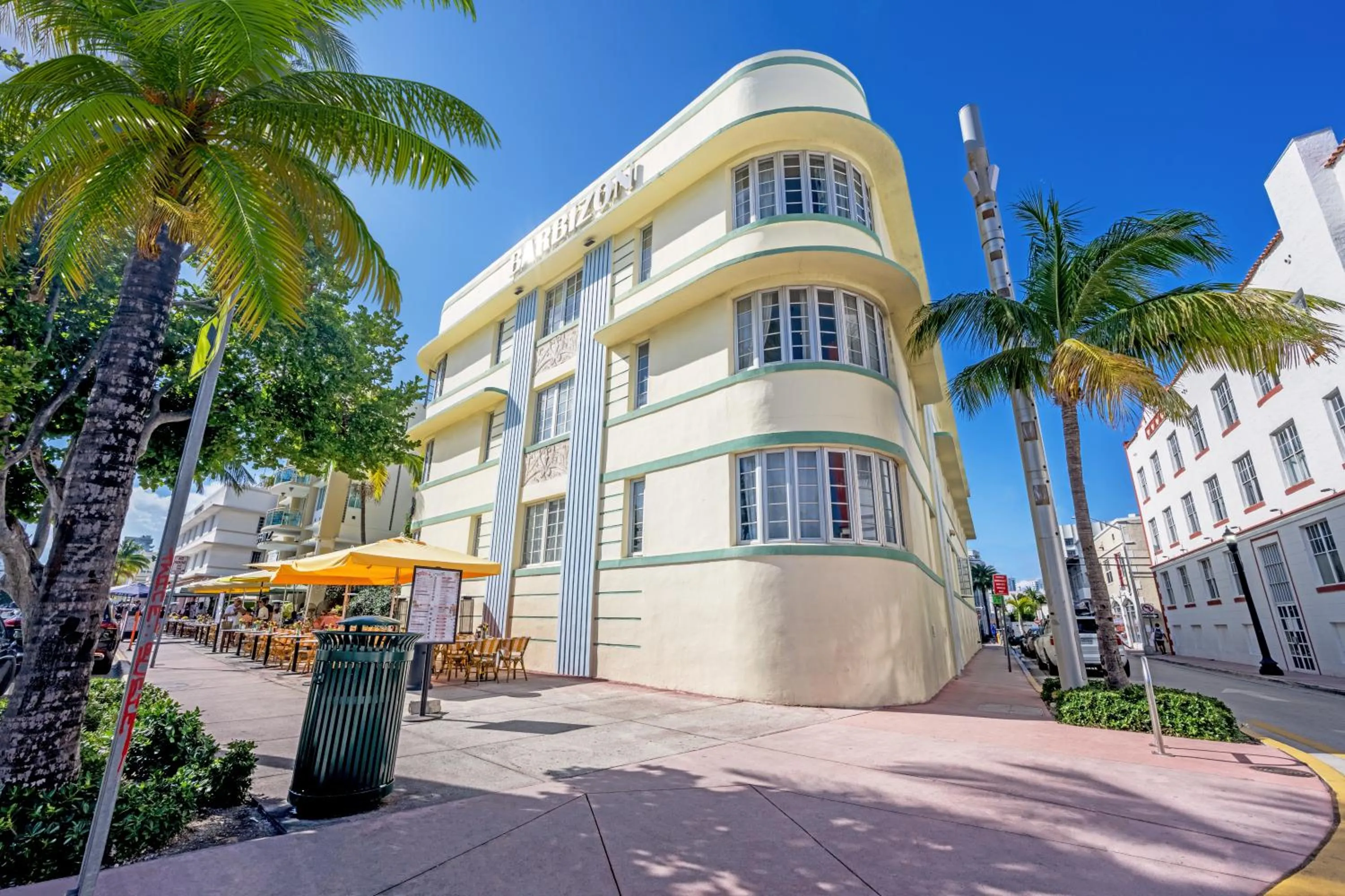 Property building in Barbizon on Ocean Drive Apartments