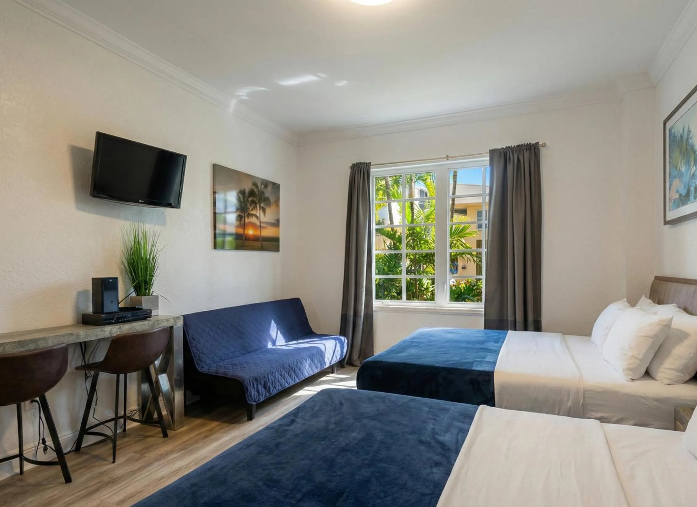 Bed in Barbizon on Ocean Drive Apartments