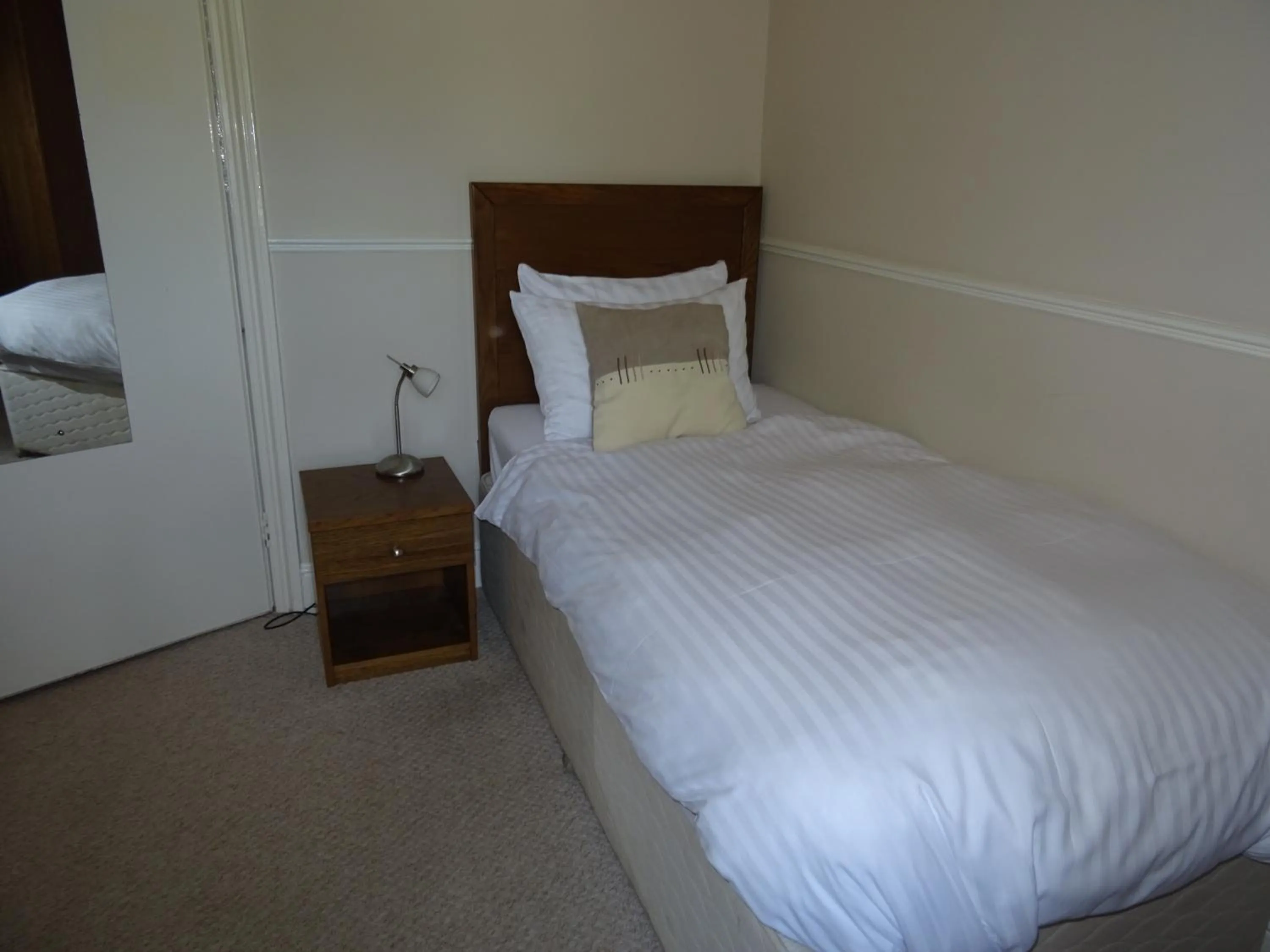 Restaurant/places to eat, Bed in Lutwidge Arms