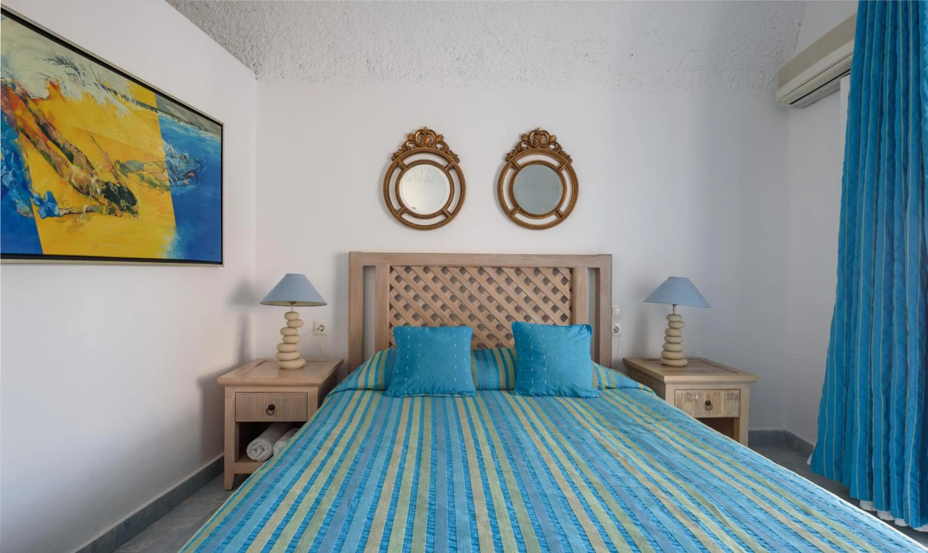 Decorative detail, Bed in Alesahne Beach Hotel