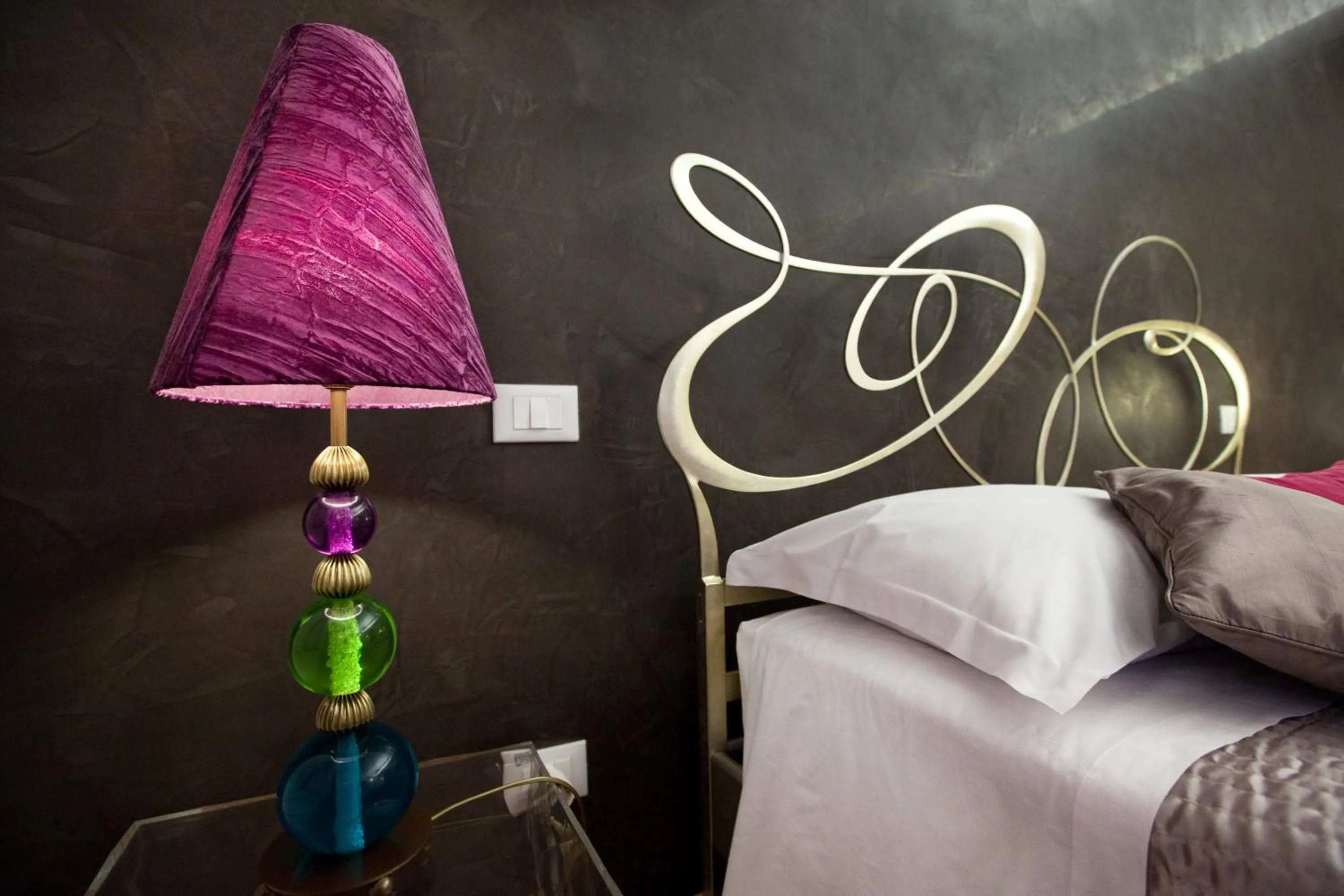 Bed in Town House Fontana Di Trevi