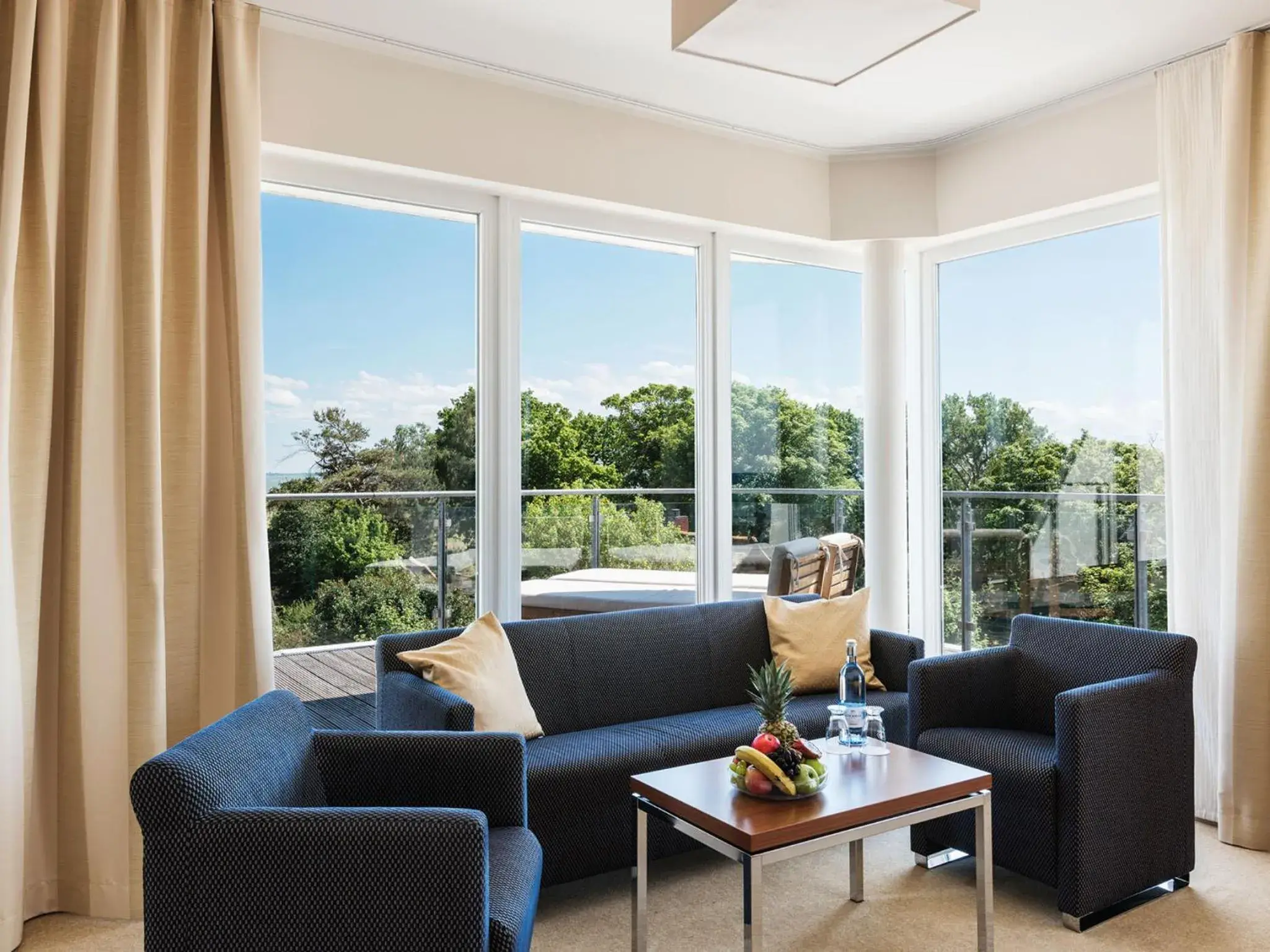 Doppelzimmer Kurhaus - single occupancy in THE GRAND Ahrenshoop Doppelzimmer Kurhaus - single occupancy in THE GRAND Ahrenshoop