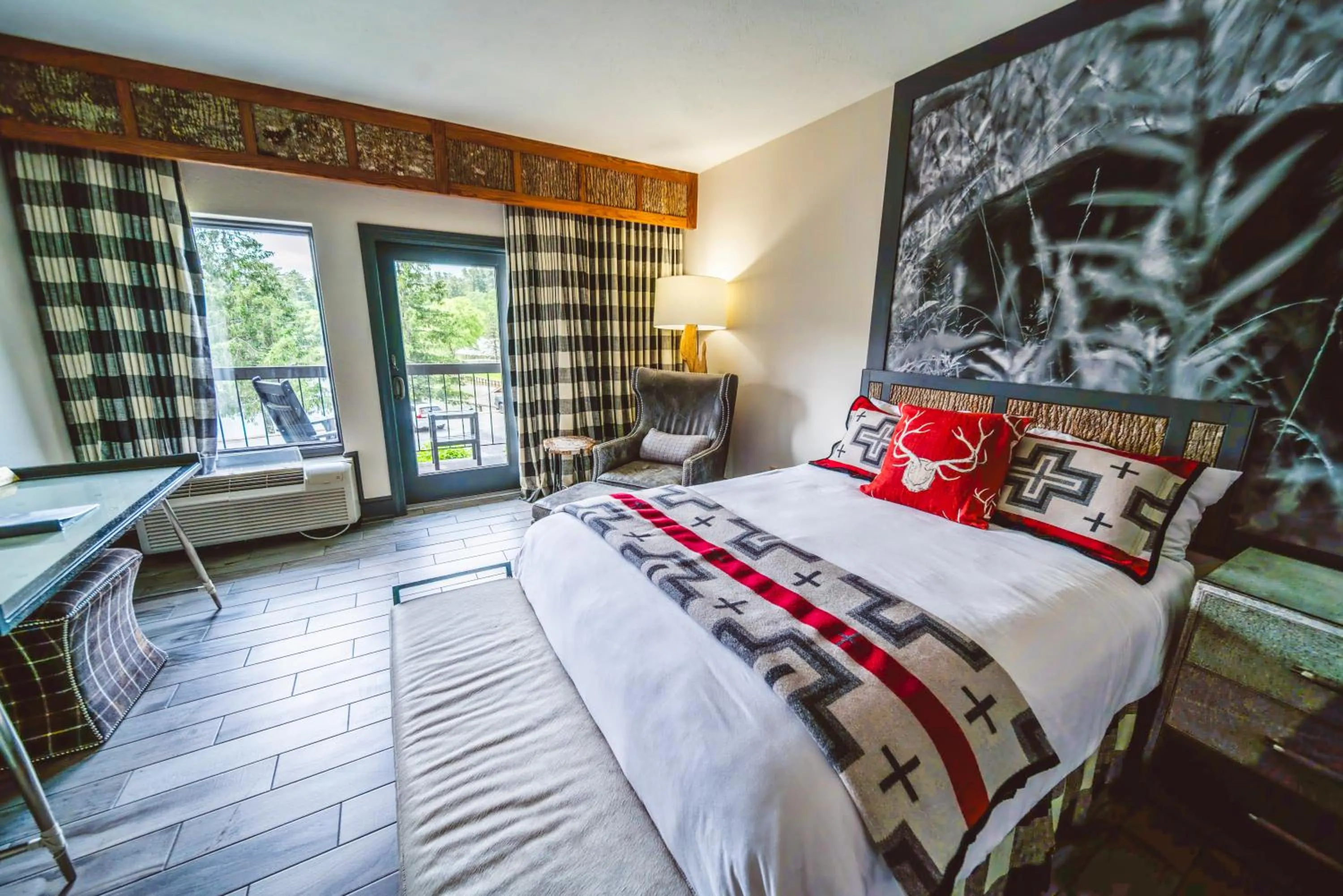 Bedroom, Bed in Chetola Resort