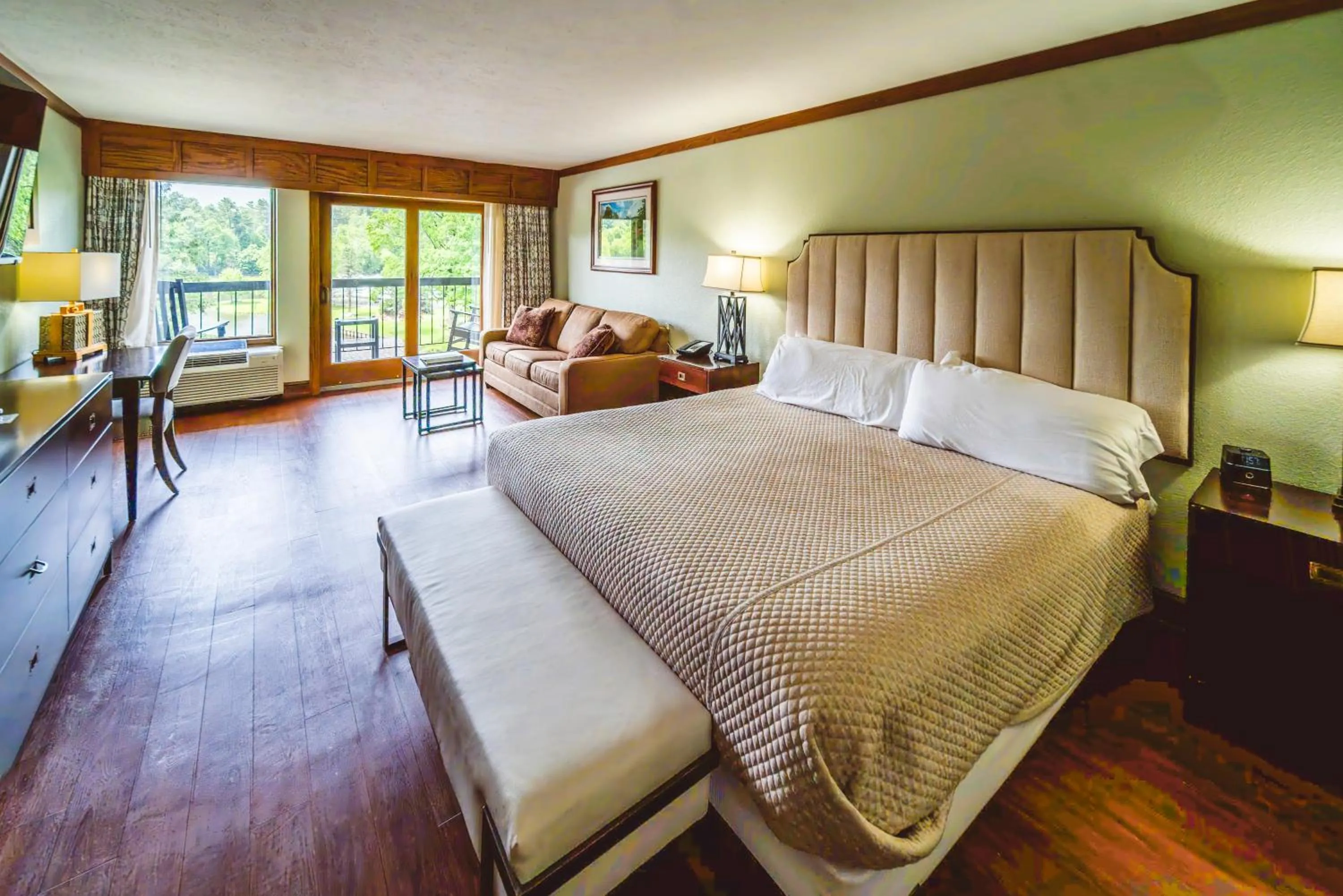 Photo of the whole room, Bed in Chetola Resort