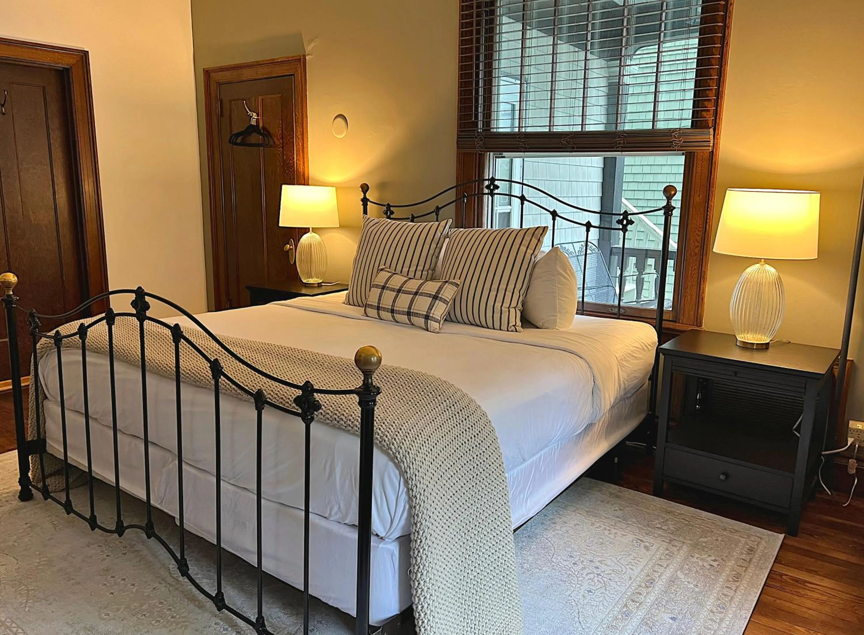 Bed in Hearthside Inn