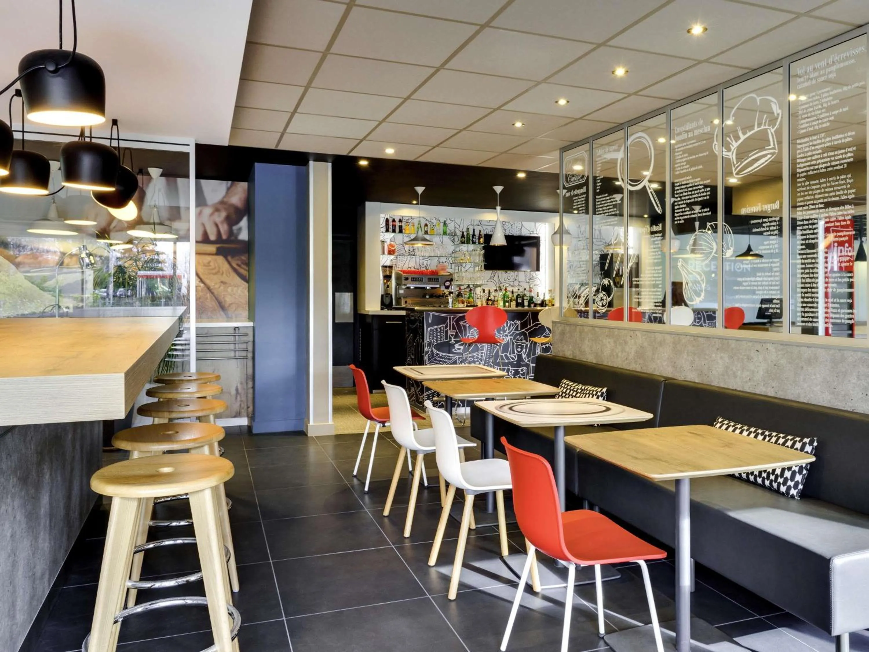 Restaurant/places to eat in Ibis Roanne Le Coteau Hotel Restaurant
