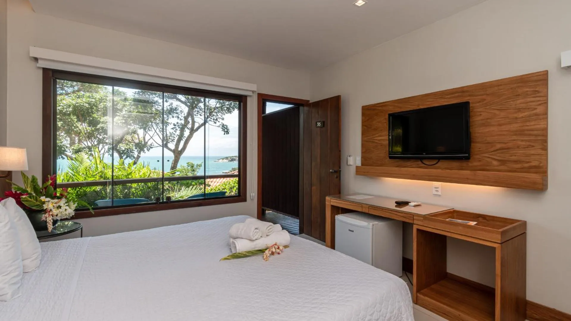 Bed in HOTEL VILLE LA PLAGE & BEACH CLUB