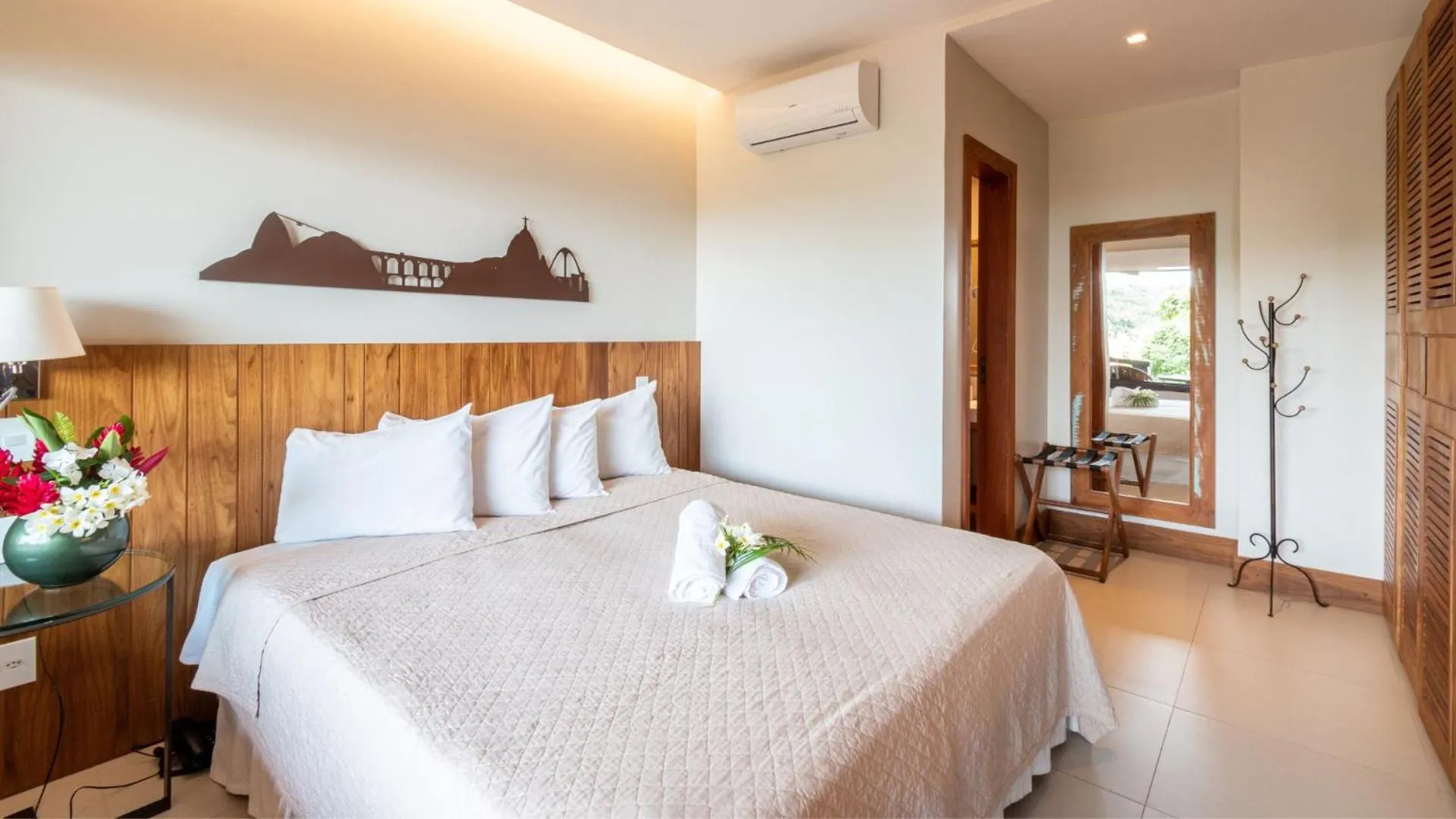 Bed in HOTEL VILLE LA PLAGE & BEACH CLUB