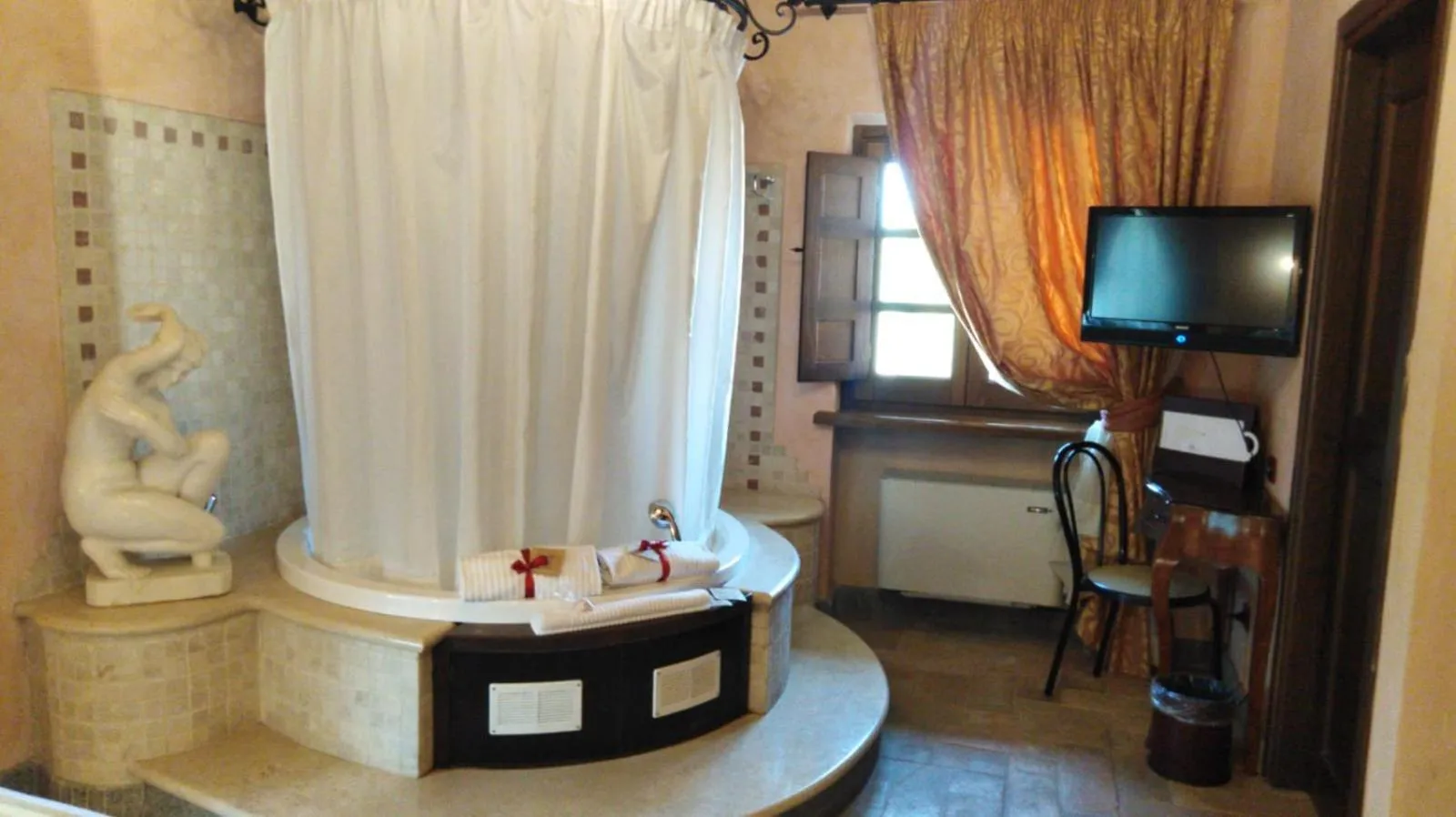 TV and multimedia in Relais Castrum Boccea