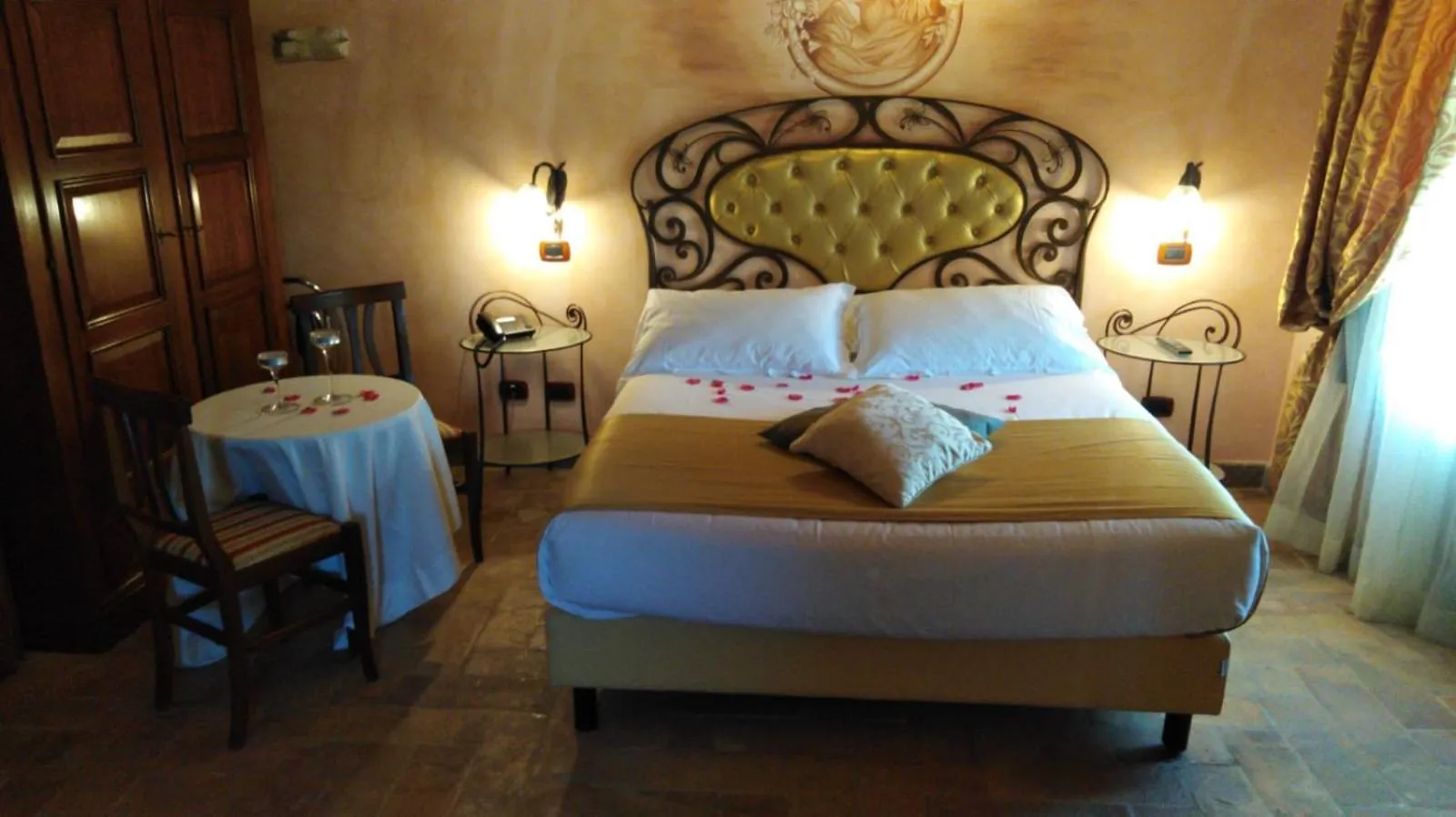 Photo of the whole room, Bed in Relais Castrum Boccea