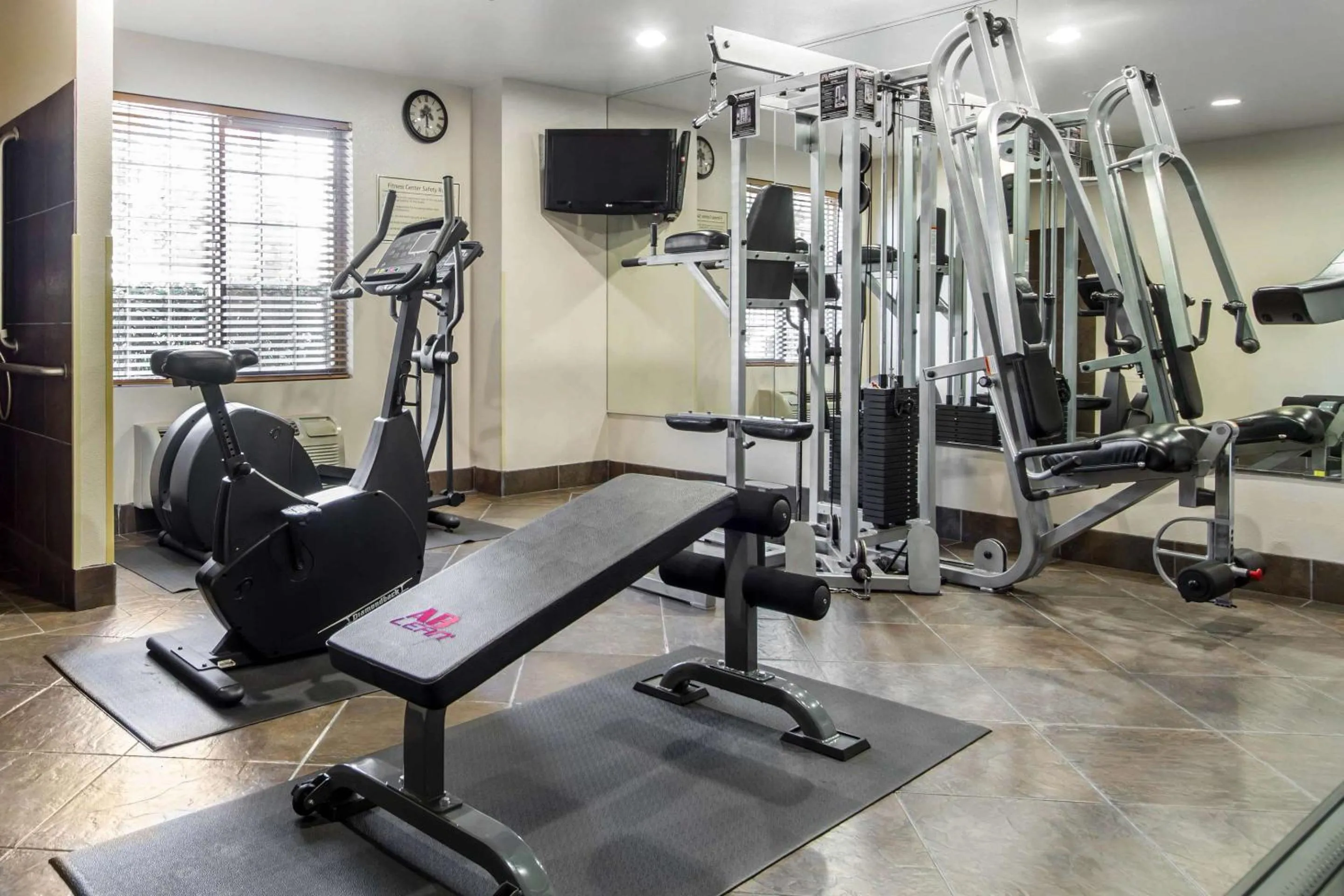 Fitness centre/facilities in Quality Inn San Jose Airport-Silicon Valley