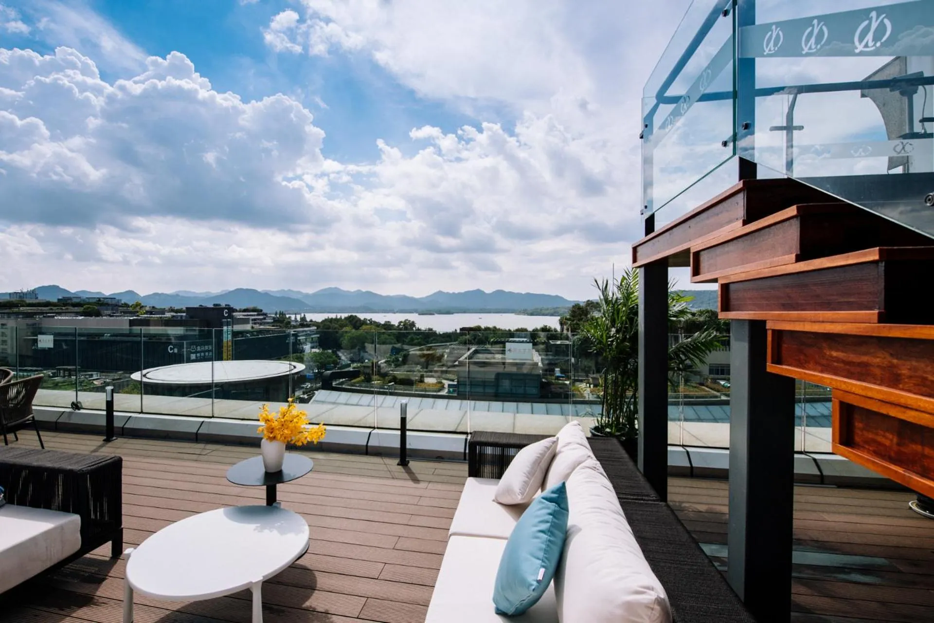 Hangzhou Xinqiao Hotel