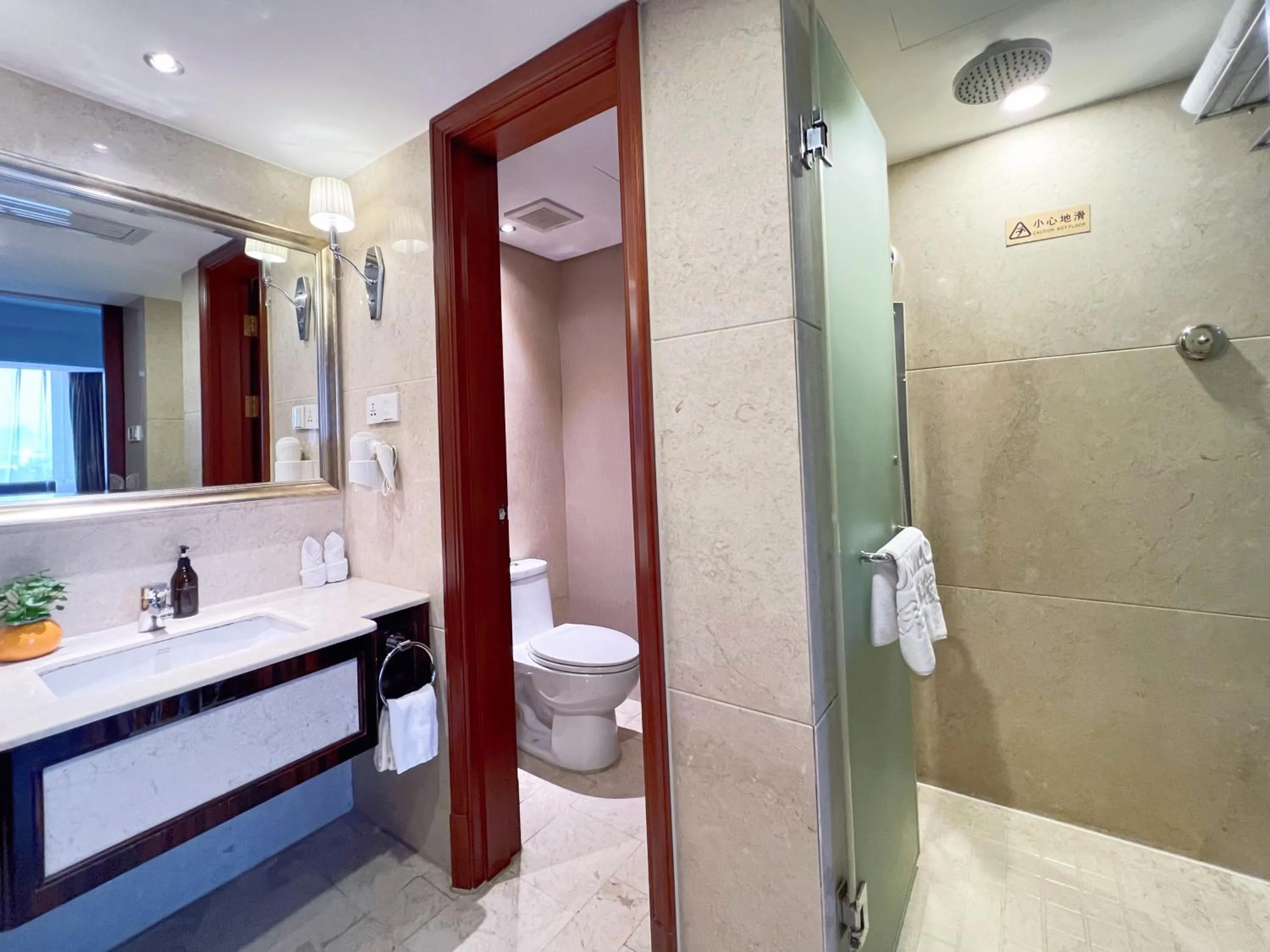 Hangzhou Xinqiao Hotel