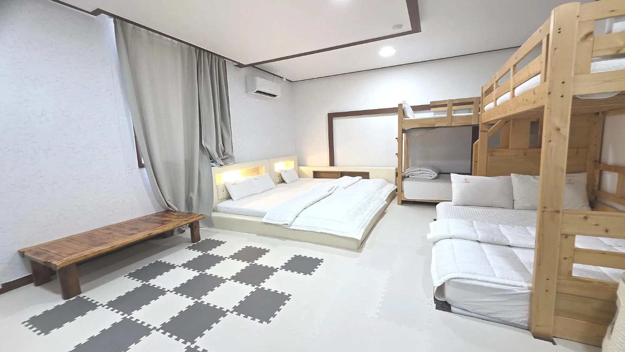 Bed in Kids & Family Hotel