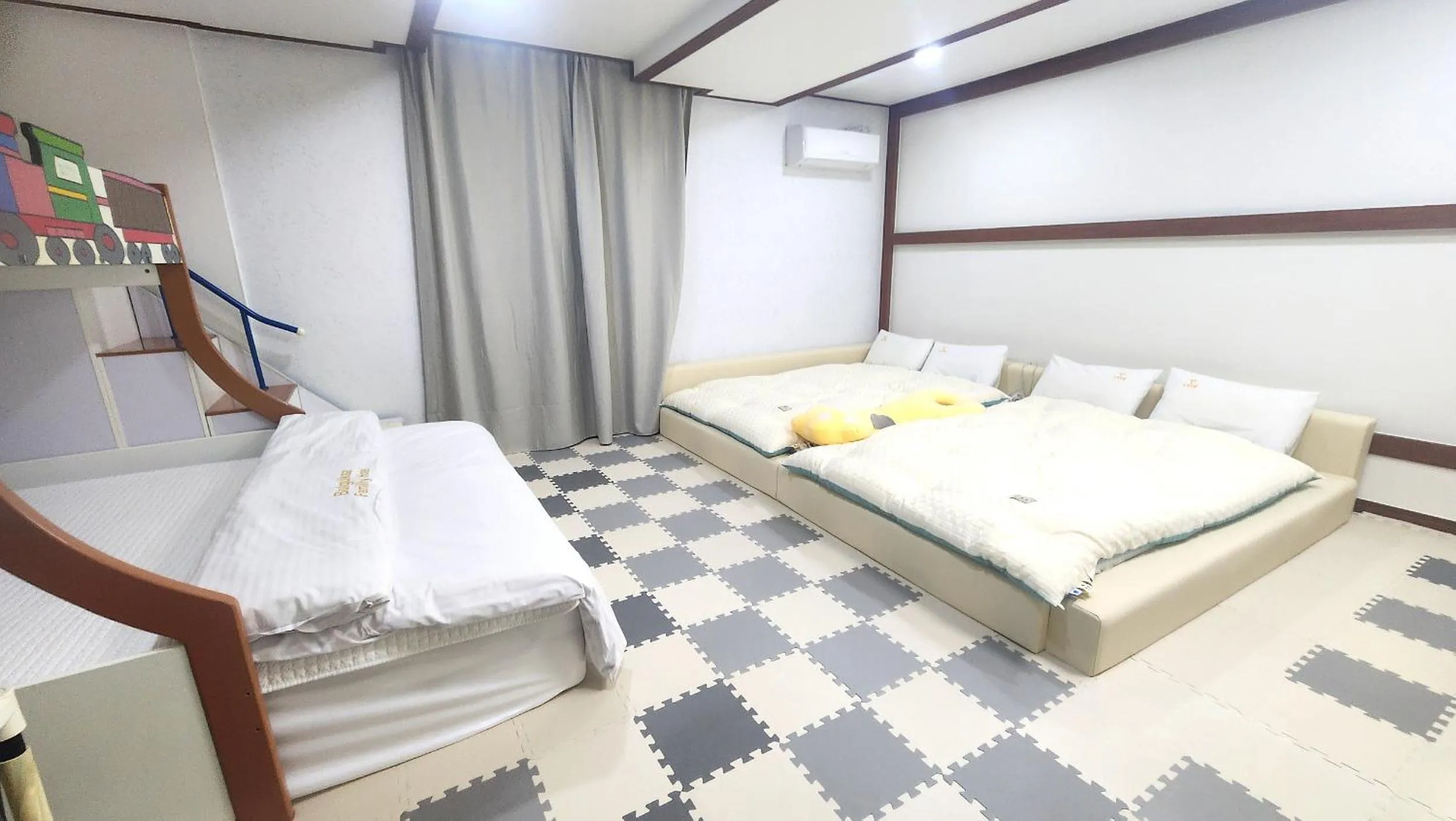 Bed in Kids & Family Hotel