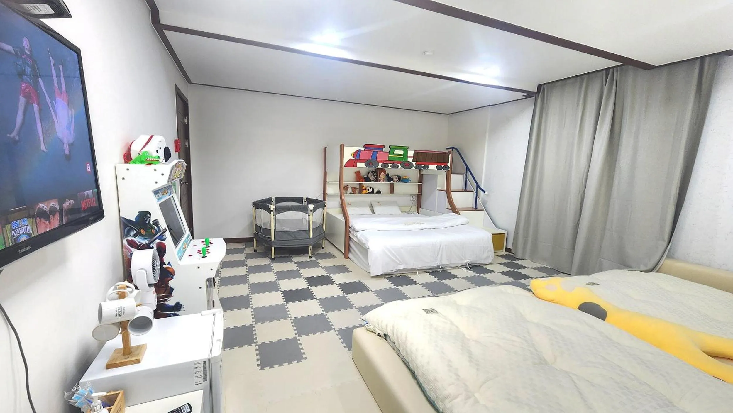 Bed in Kids & Family Hotel