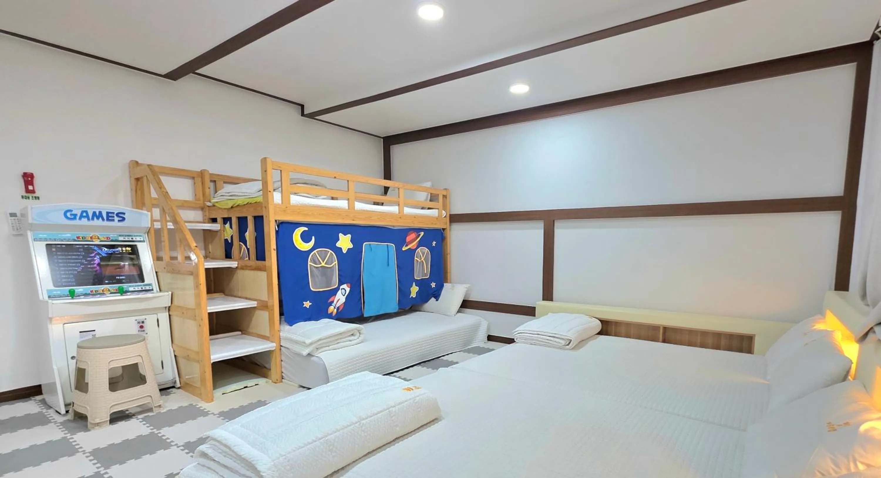 Bed in Kids & Family Hotel