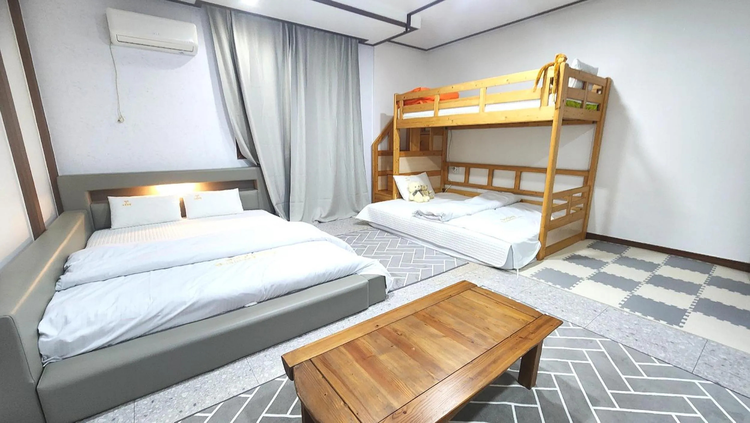 Bed in Kids & Family Hotel