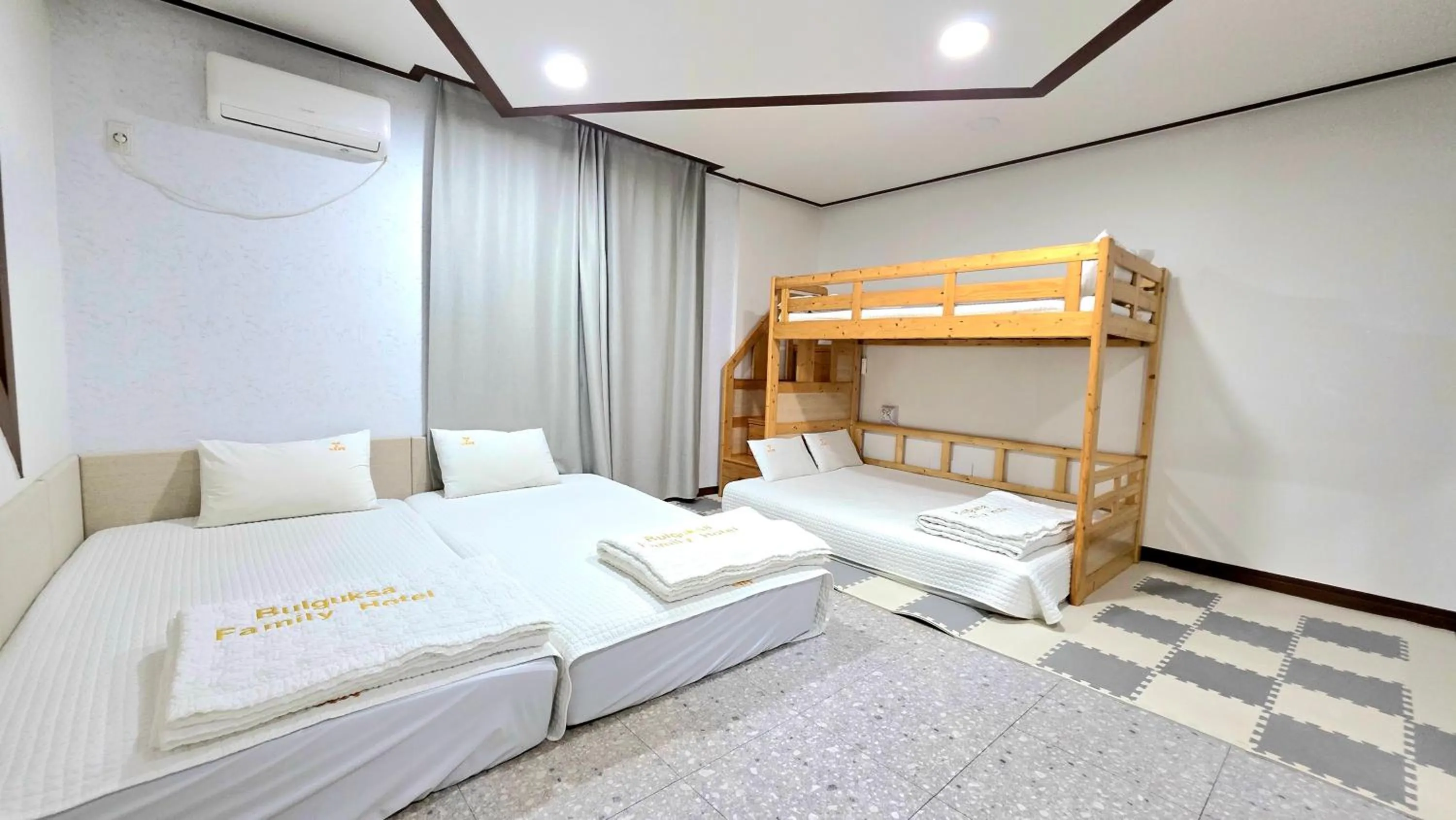 Bed in Kids & Family Hotel