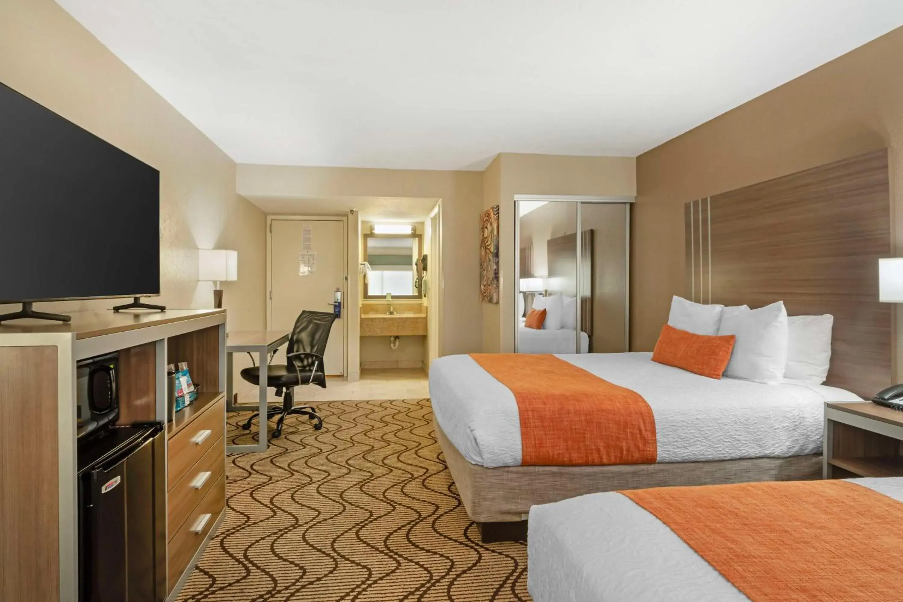 Queen Room with Two Queen Beds - Non-Smoking in Best Western Heritage Inn Chico Queen Room with Two Queen Beds - Non-Smoking in Best Western Heritage Inn Chico