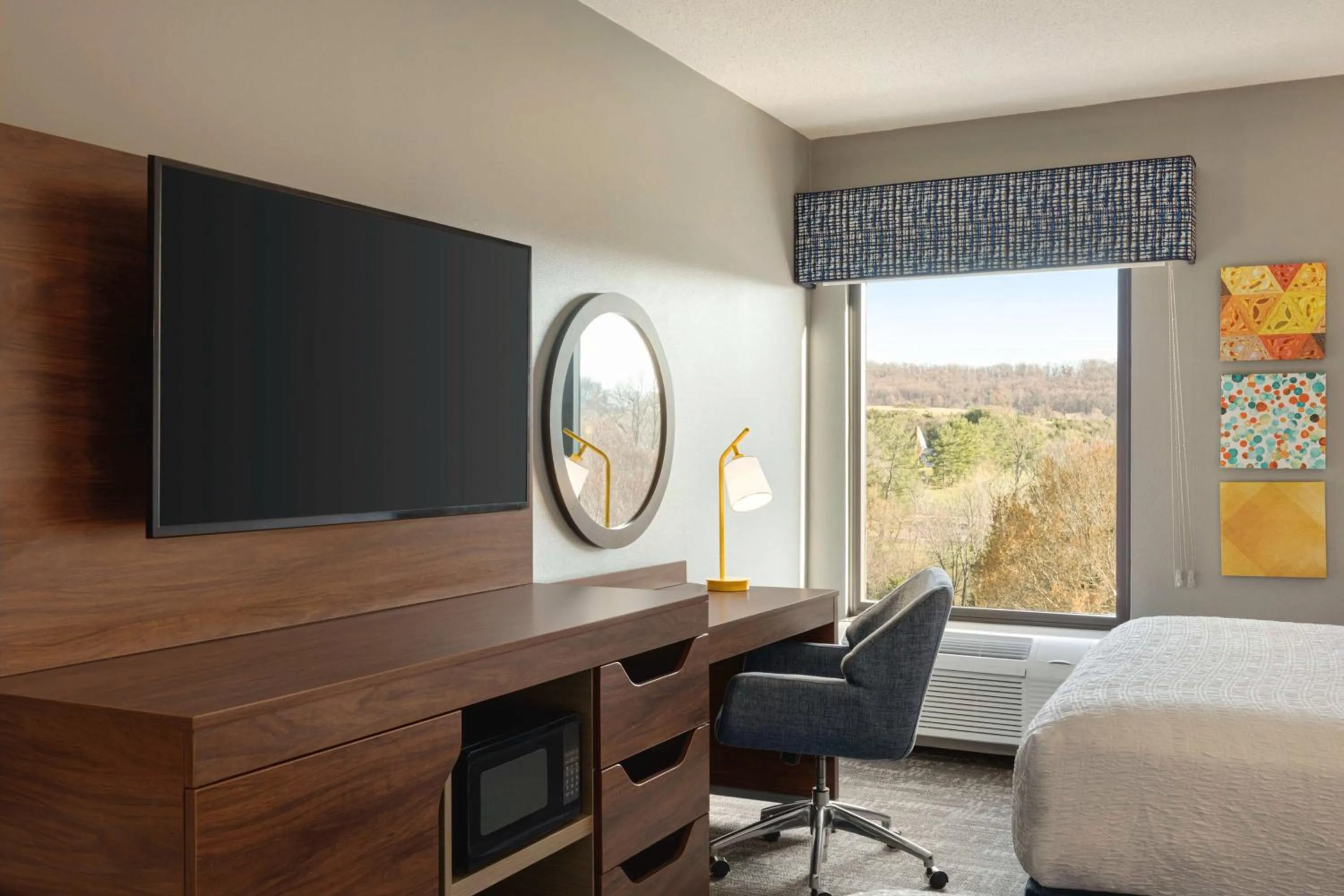 Bedroom, Bed in Hampton Inn Waynesboro/Stuarts Draft