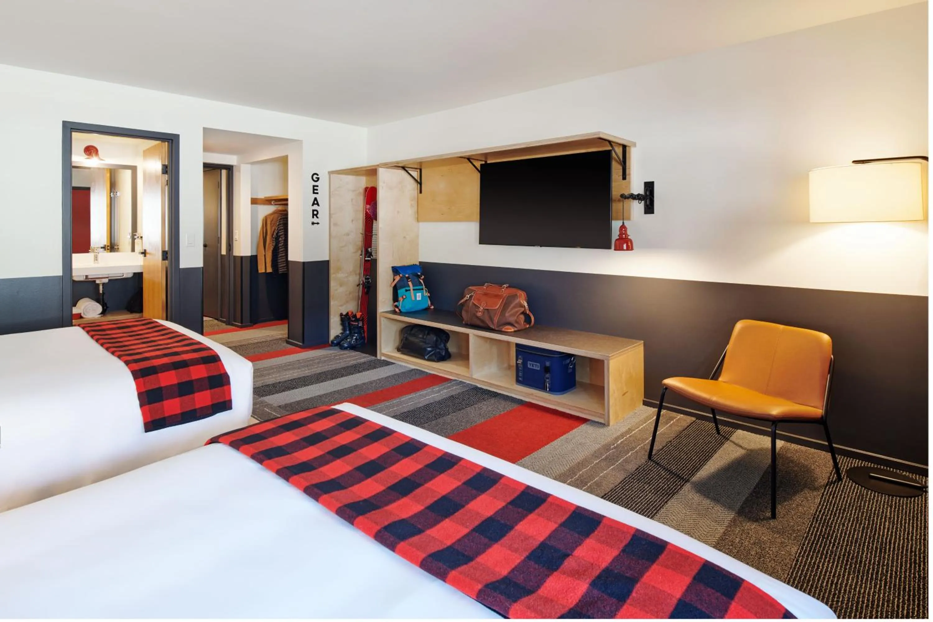 Bedroom, Bed in Mountain Modern Jackson Hole