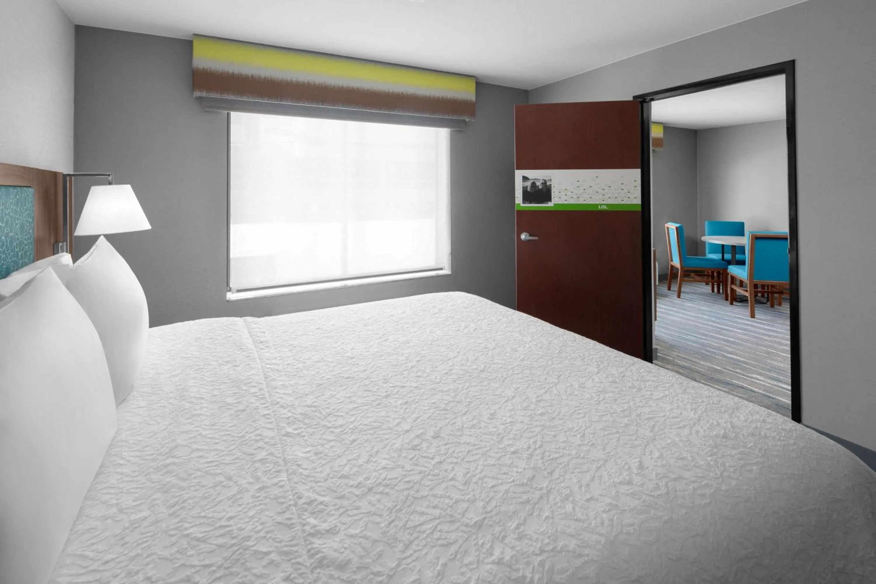 Bed in Hampton Inn Phoenix - Biltmore