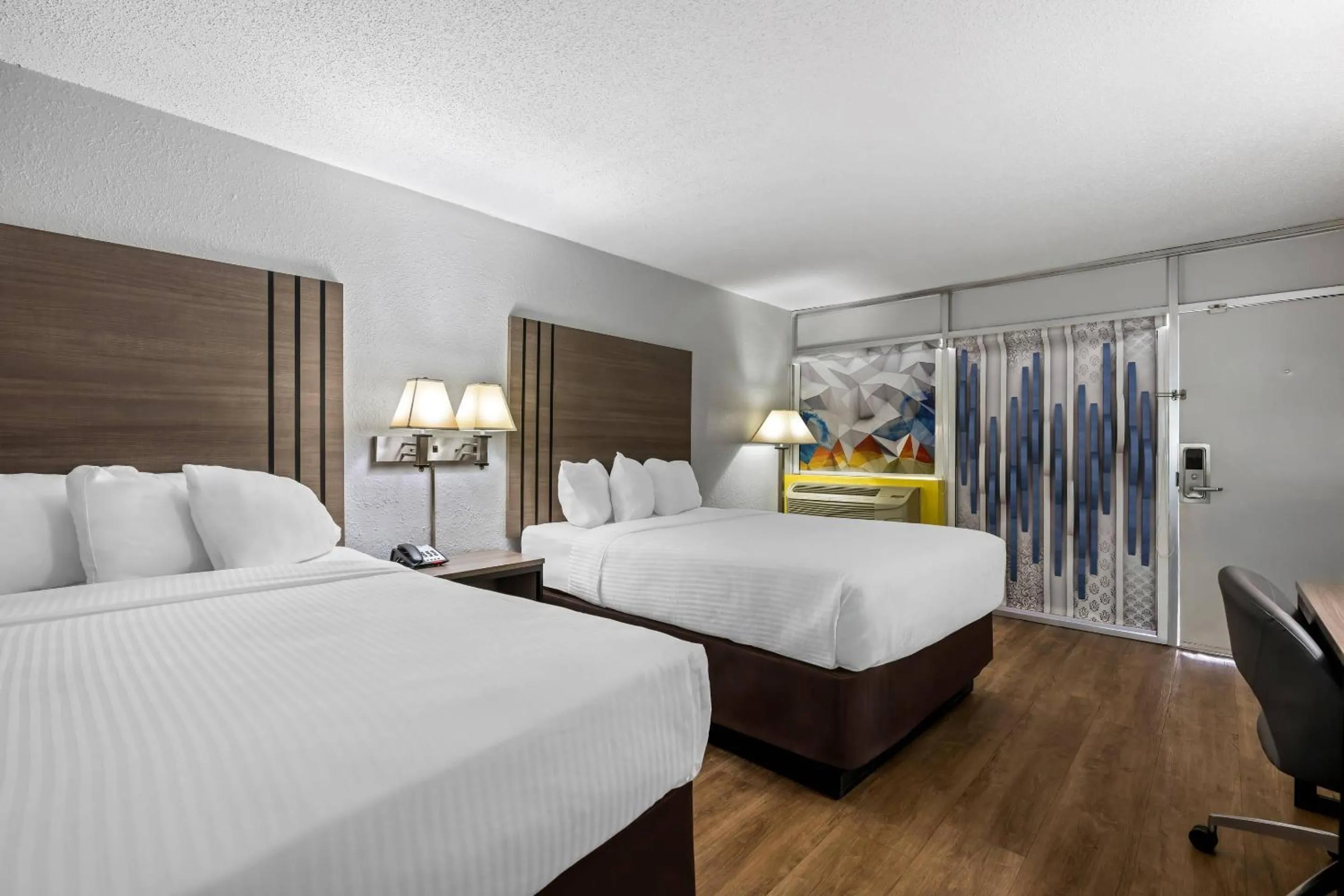 Bedroom, Bed in Econo Lodge Carlsbad Caverns Area