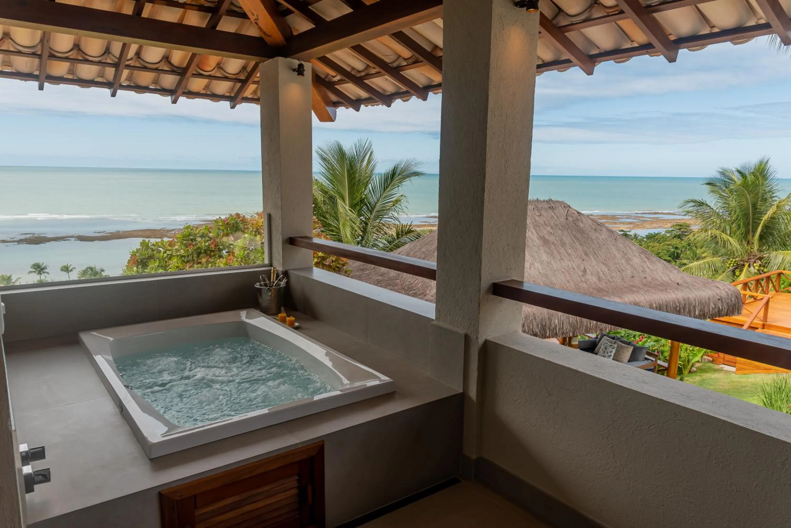 Hot Tub in Hotel Paraiso do Morro