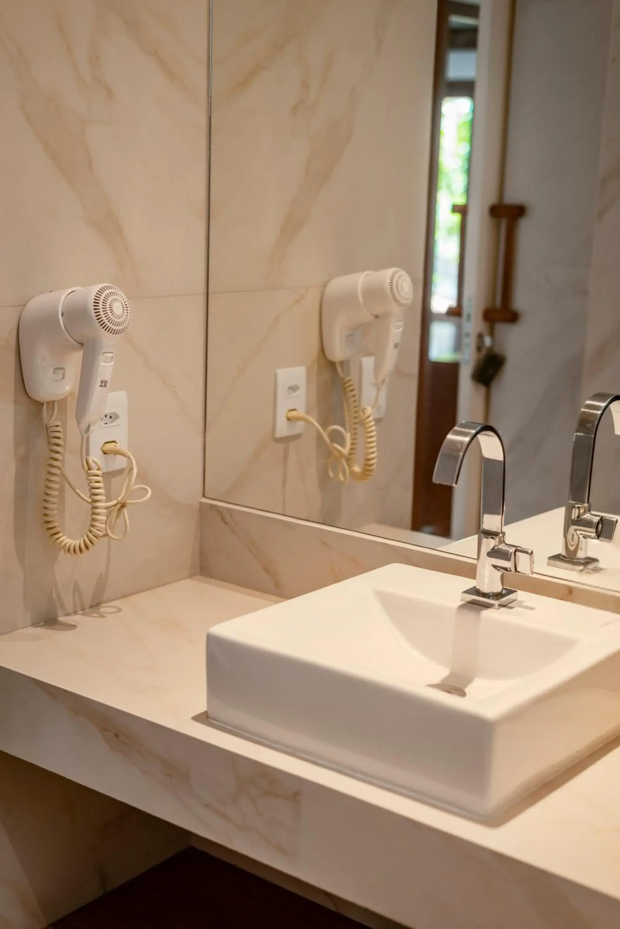 Deluxe Room with Balcony and Sea View in Hotel Paraiso do Morro Deluxe Room with Balcony and Sea View in Hotel Paraiso do Morro