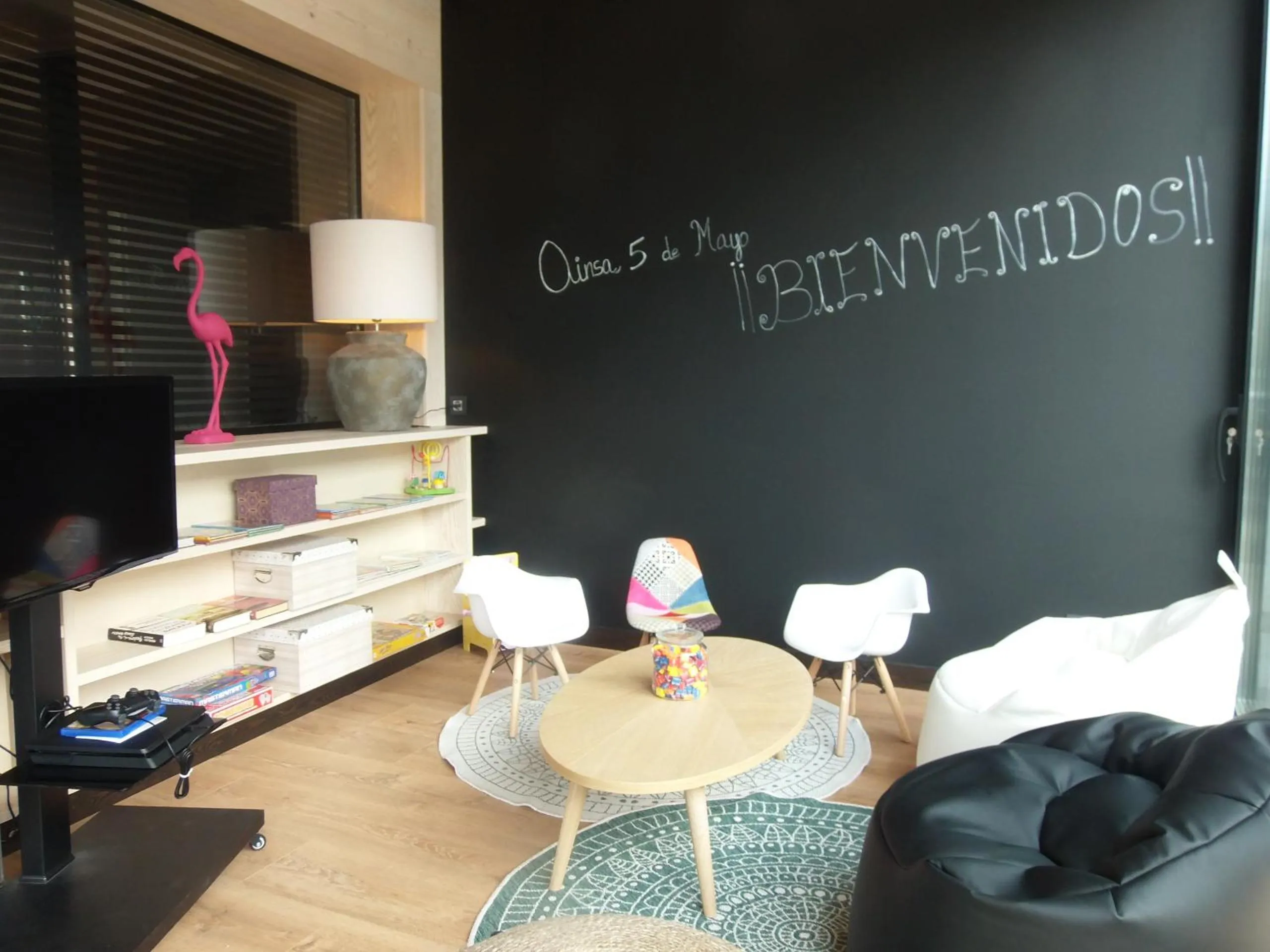 Communal lounge/ TV room in Alojamientos Ainsa Sanchez