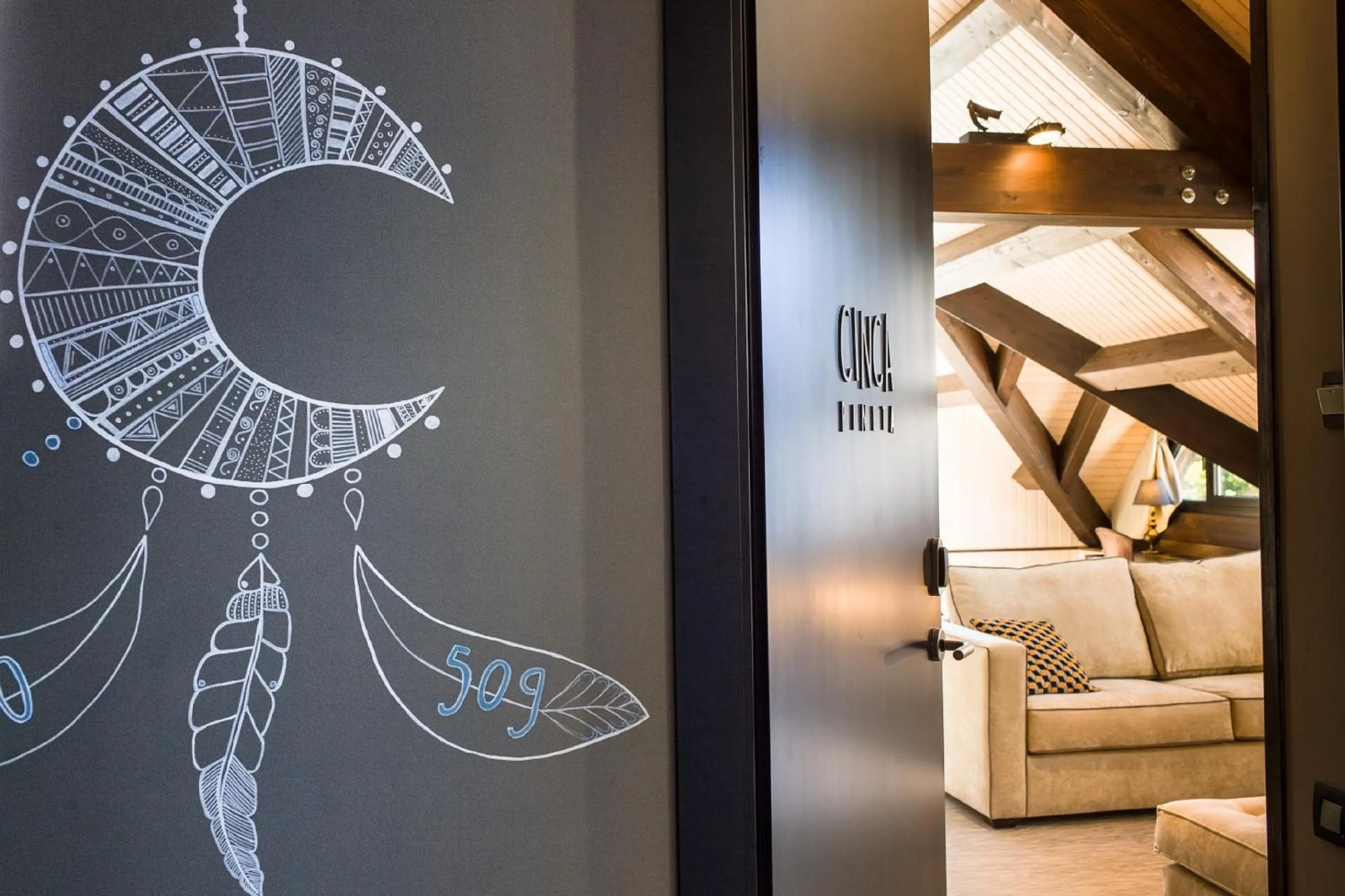 Decorative detail in Alojamientos Ainsa Sanchez