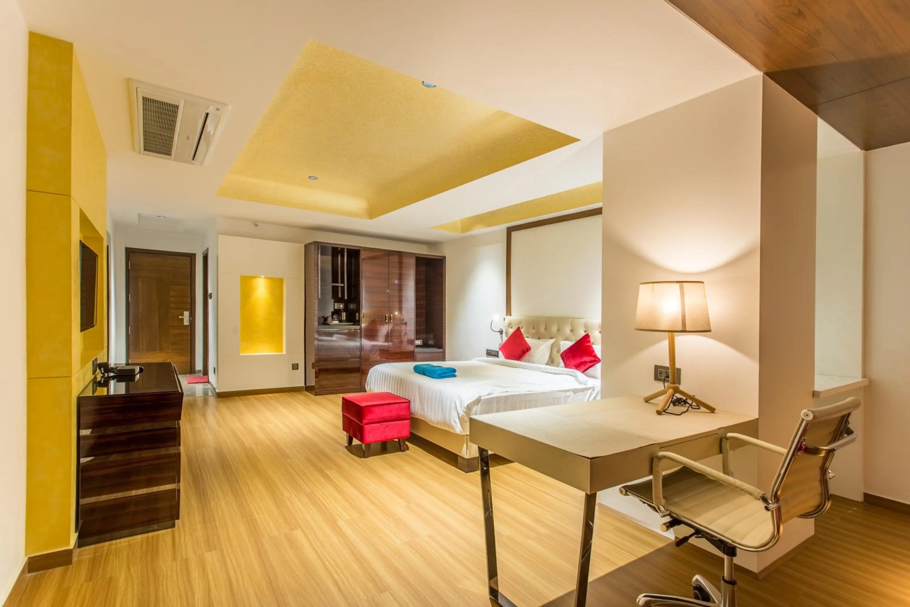 Dining area, Bed in Hotel Abika Elite