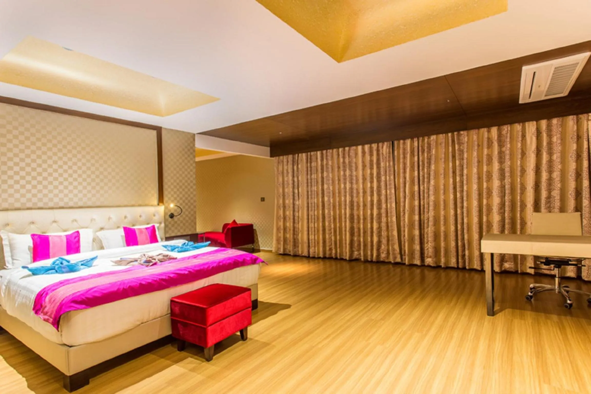 Bed in Hotel Abika Elite