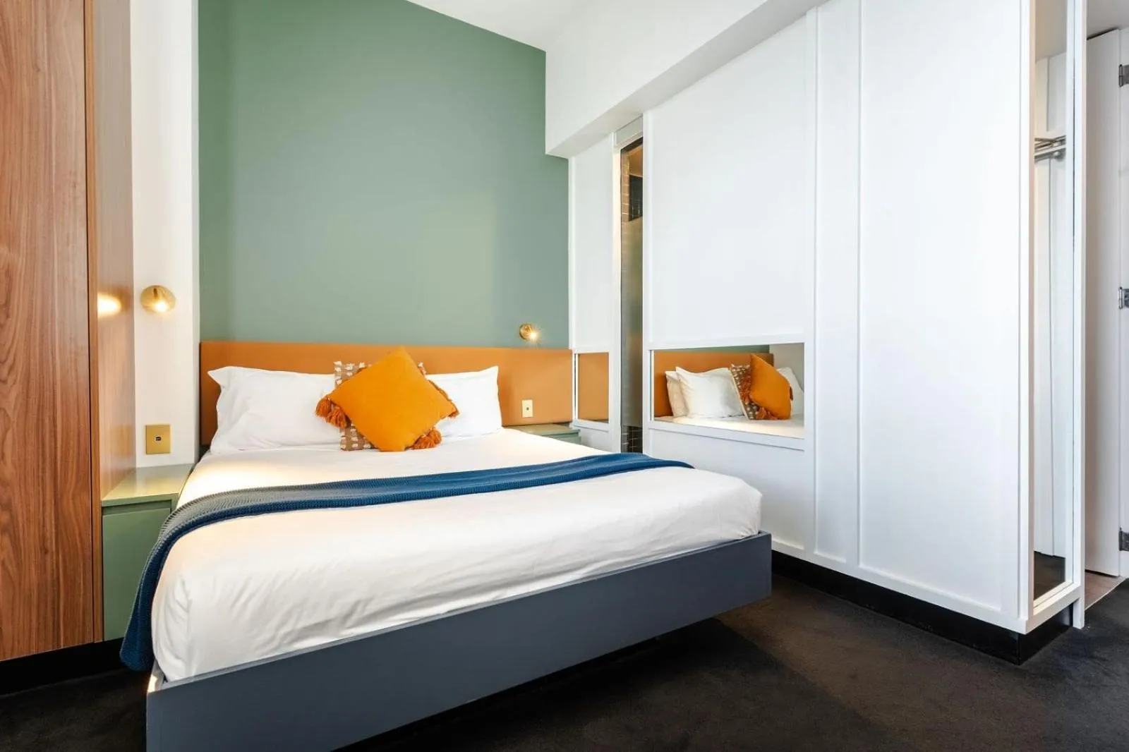 Bed in Middle Park Hotel